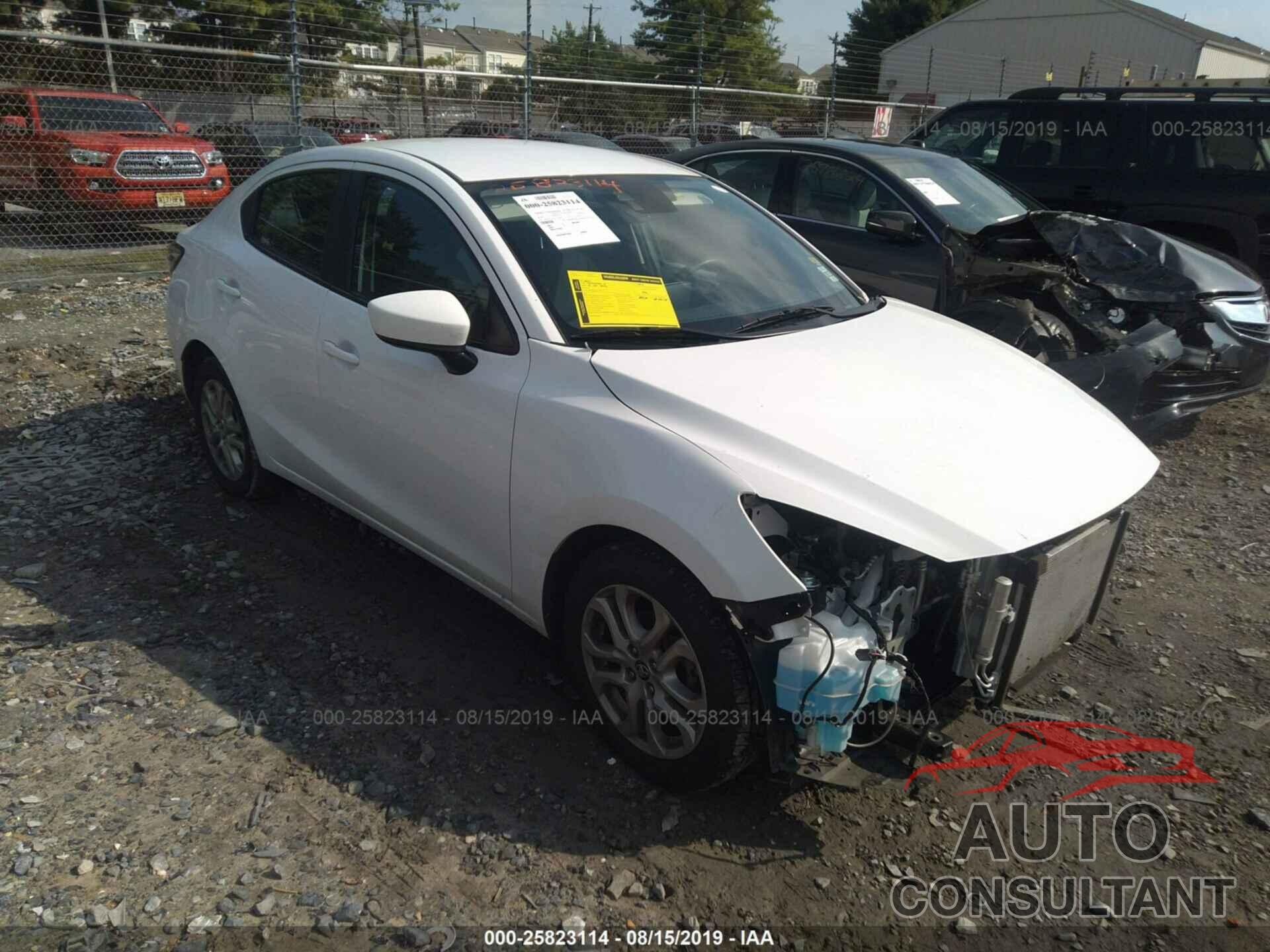 Toyota Yaris IA 2018 - 3MYDLBYV7JY327590