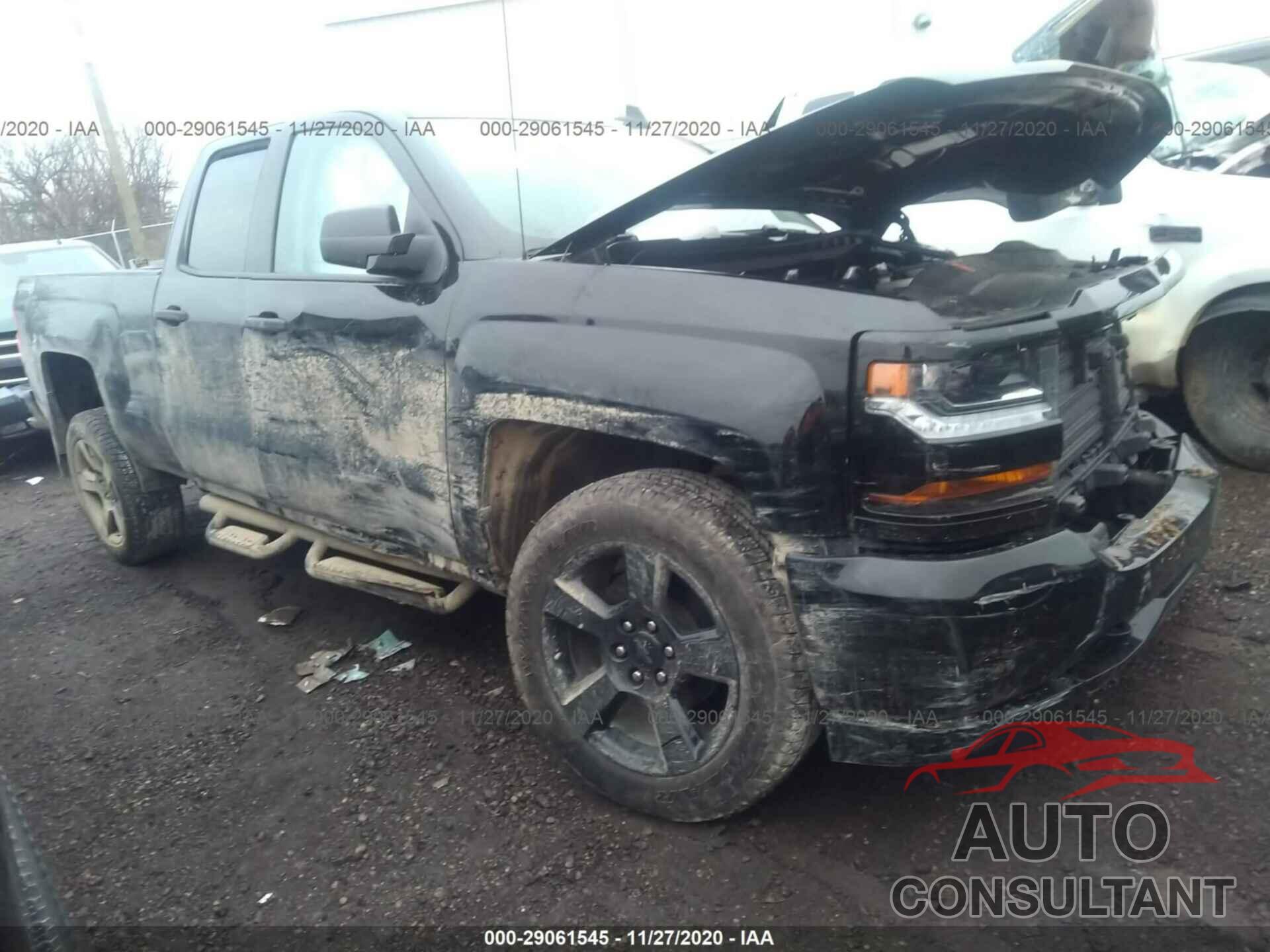 CHEVROLET SILVERADO 1500 2018 - 1GCVKNEC7JZ167002