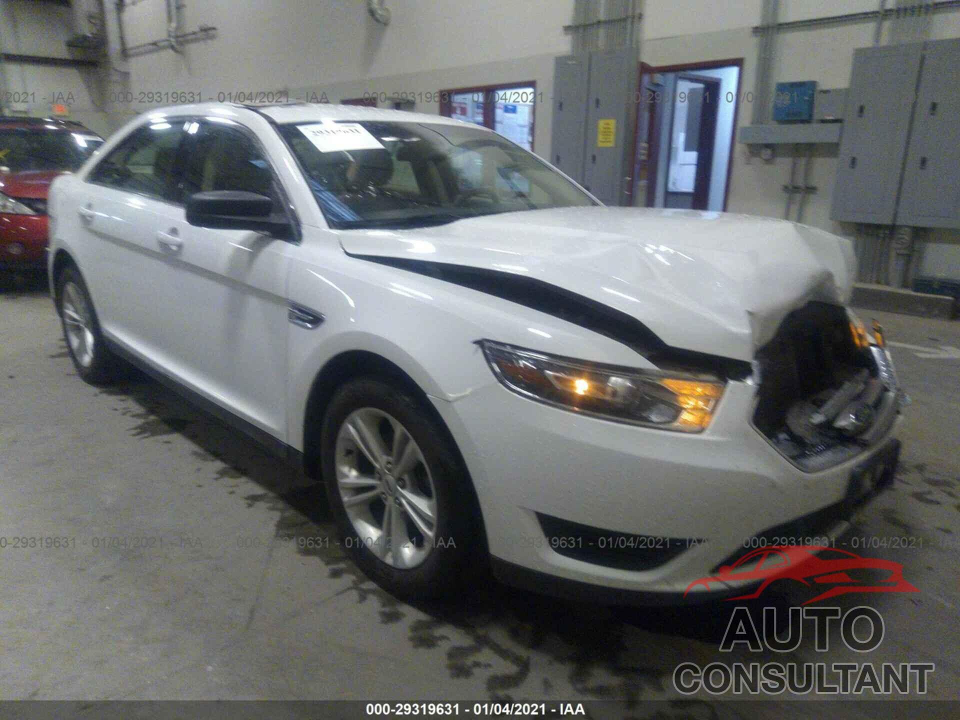 FORD TAURUS 2019 - 1FAHP2D82KG107836