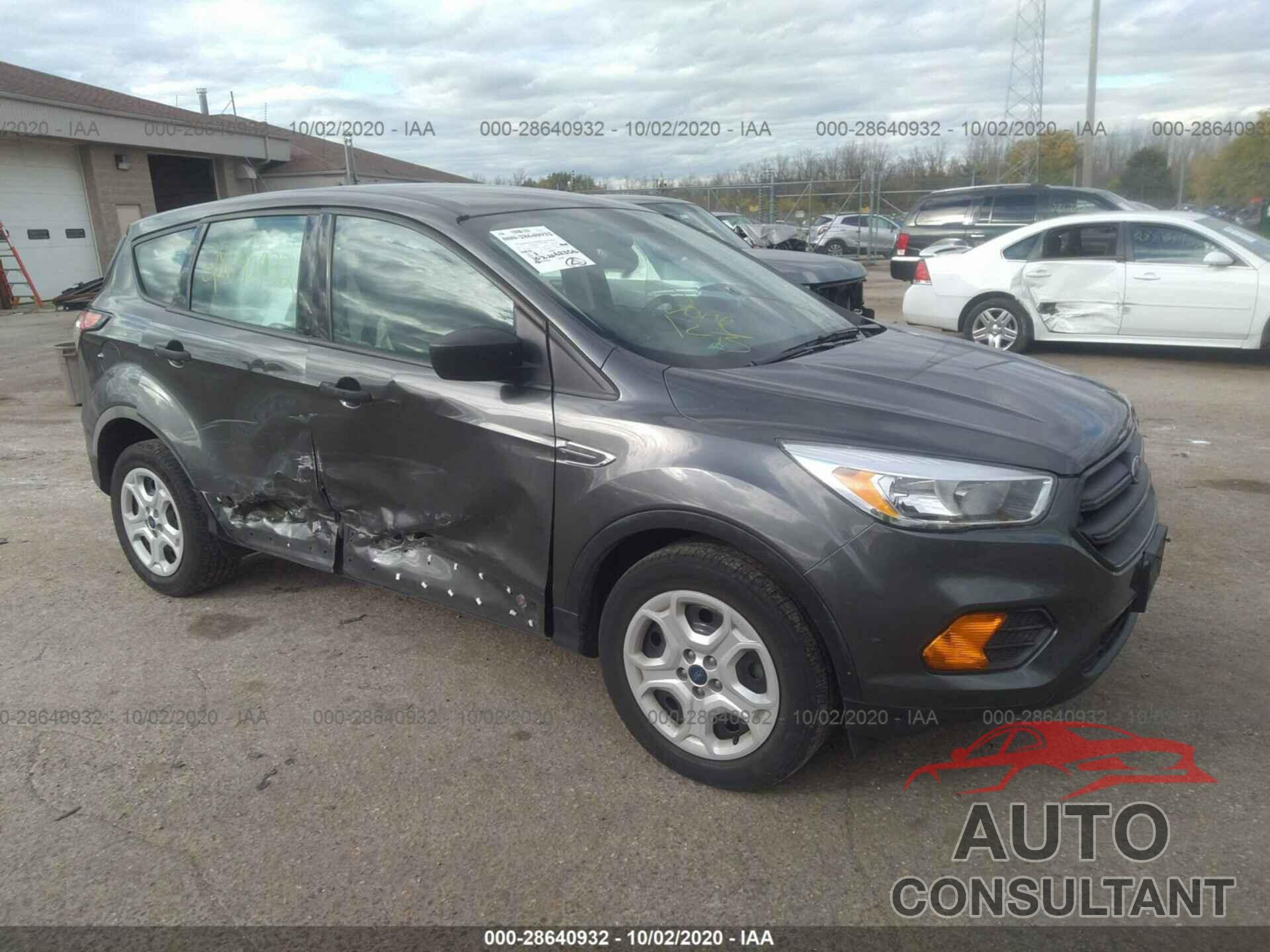 FORD ESCAPE 2017 - 1FMCU0F75HUC26136