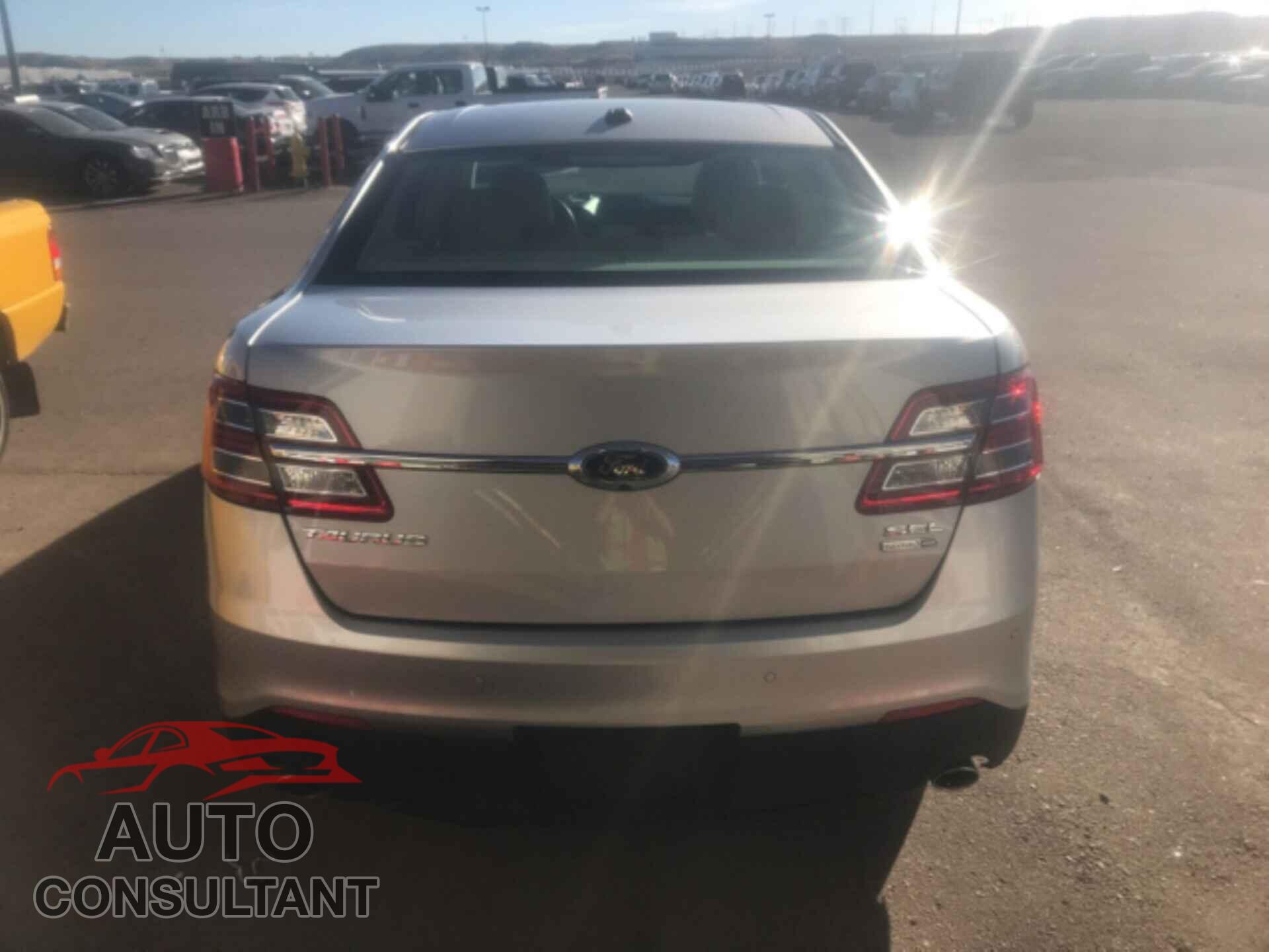 FORD TAURUS 2017 - 1FAHP2H82HG111663