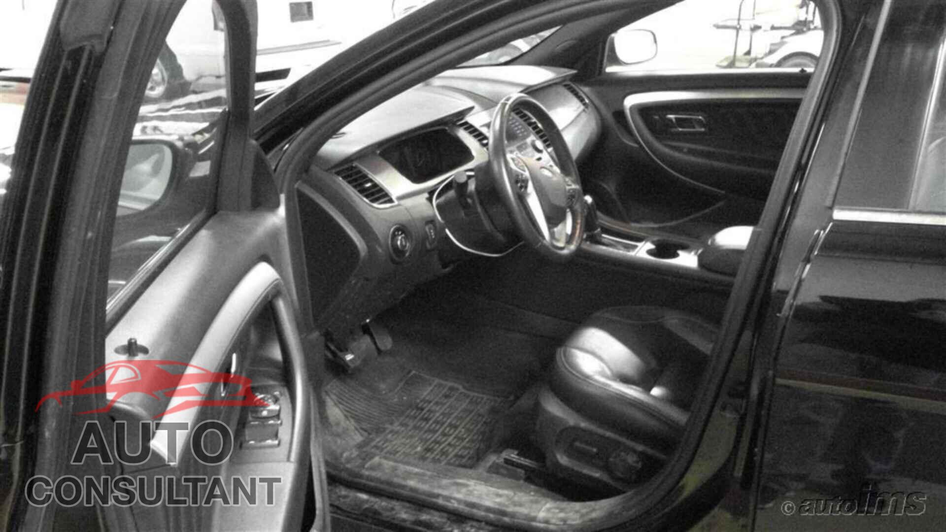 FORD TAURUS 2018 - 1FAHP2E84JG119189