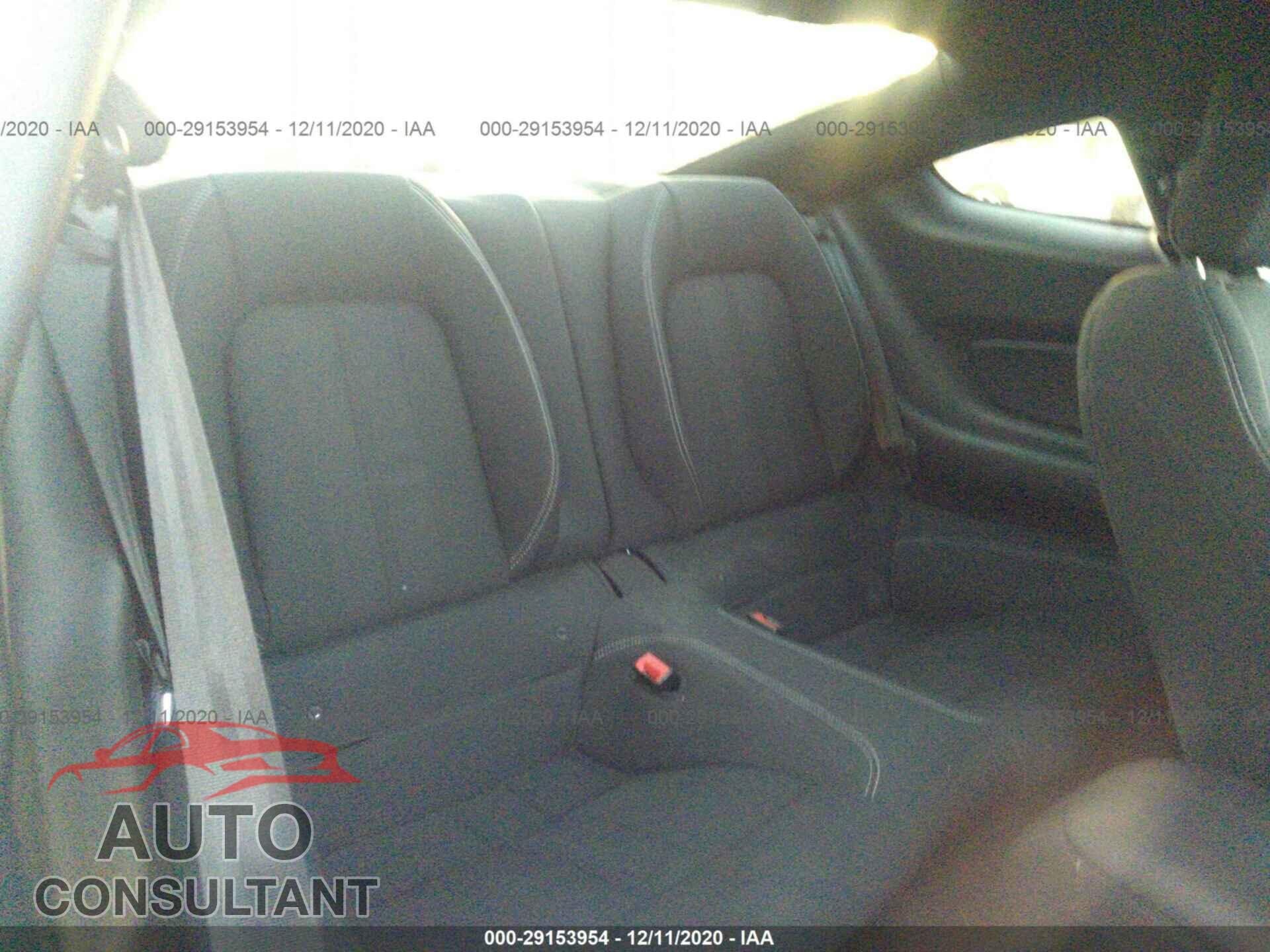 FORD MUSTANG 2020 - 1FA6P8TH8L5111561