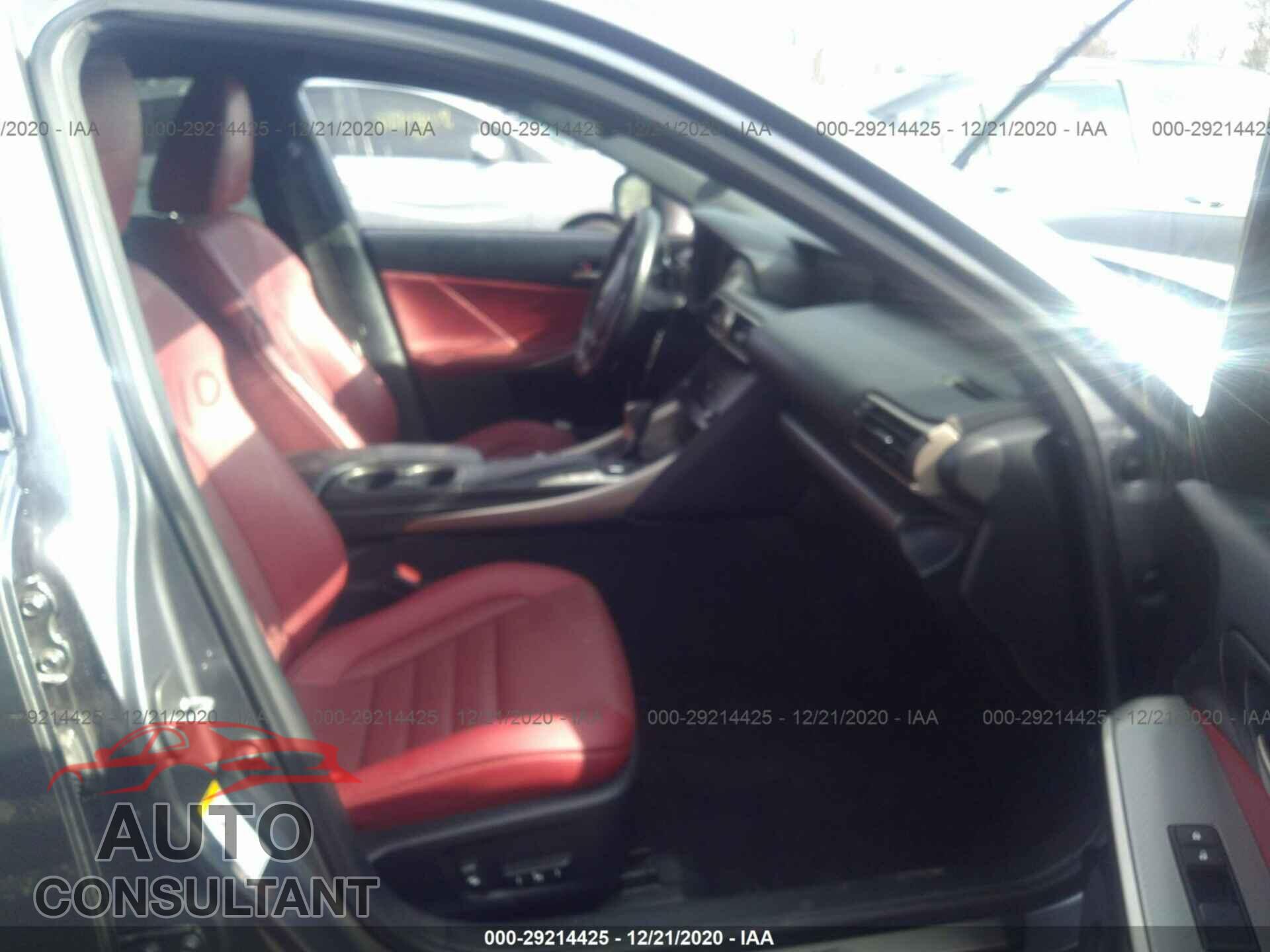 LEXUS IS 2018 - JTHC81D20J5032005