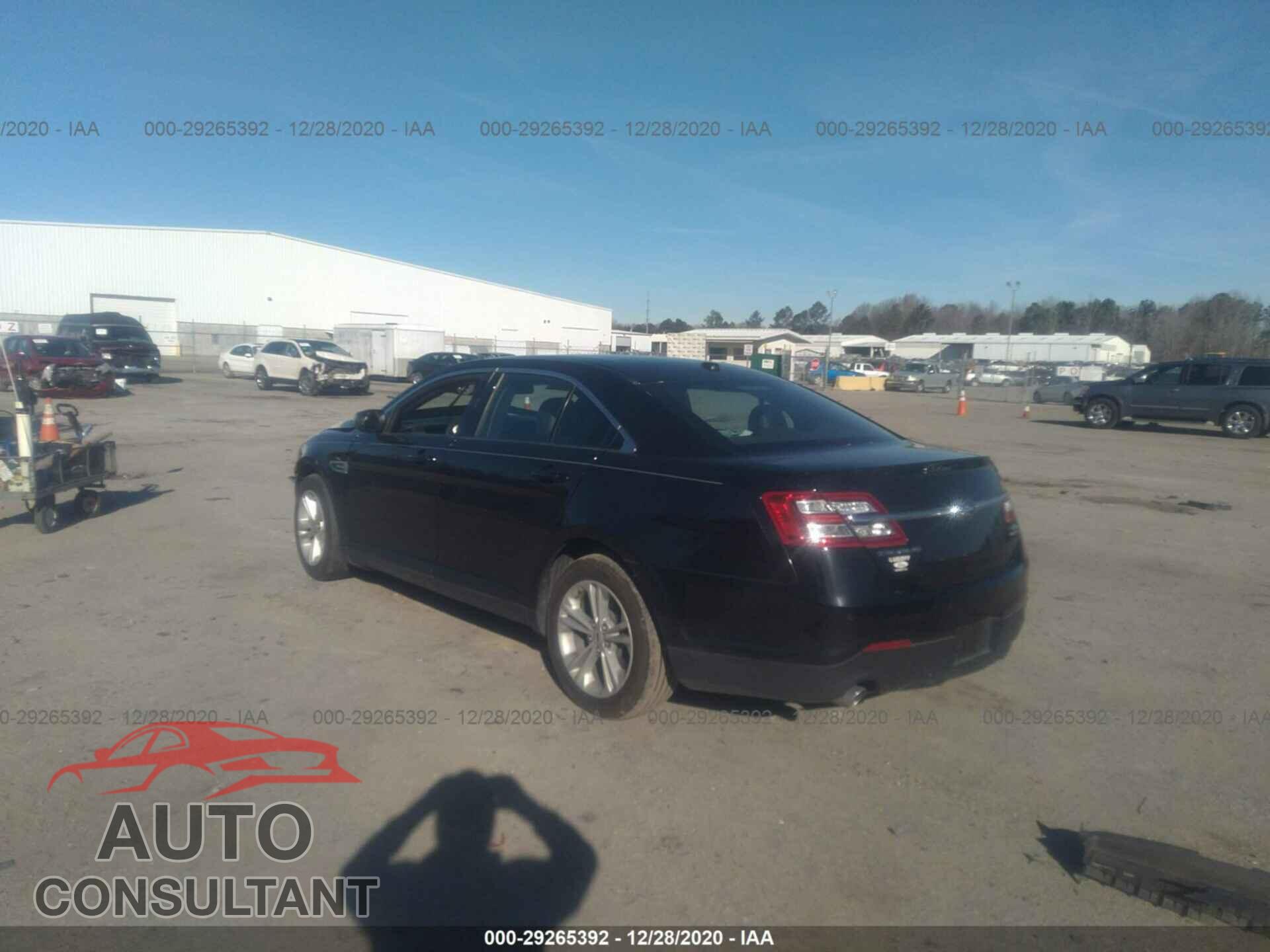 FORD TAURUS 2018 - 1FAHP2E84JG134209