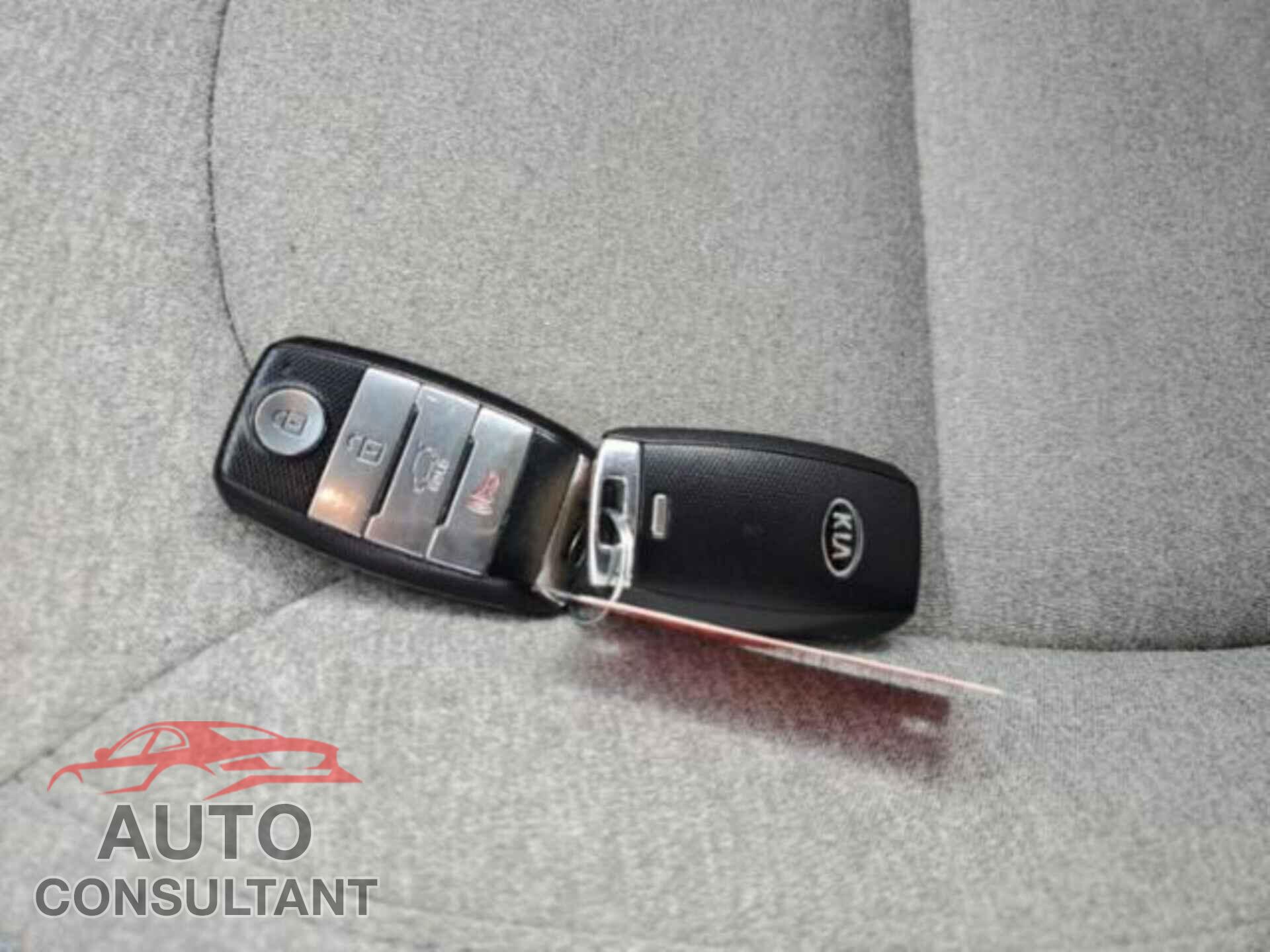 KIA SOUL EV 2017 - KNDJP3AE4H7019309