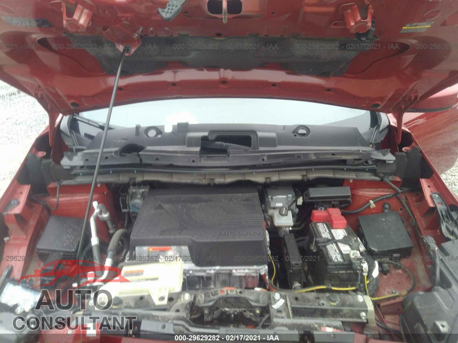NISSAN LEAF 2018 - 1N4AZ1CPXJC308730