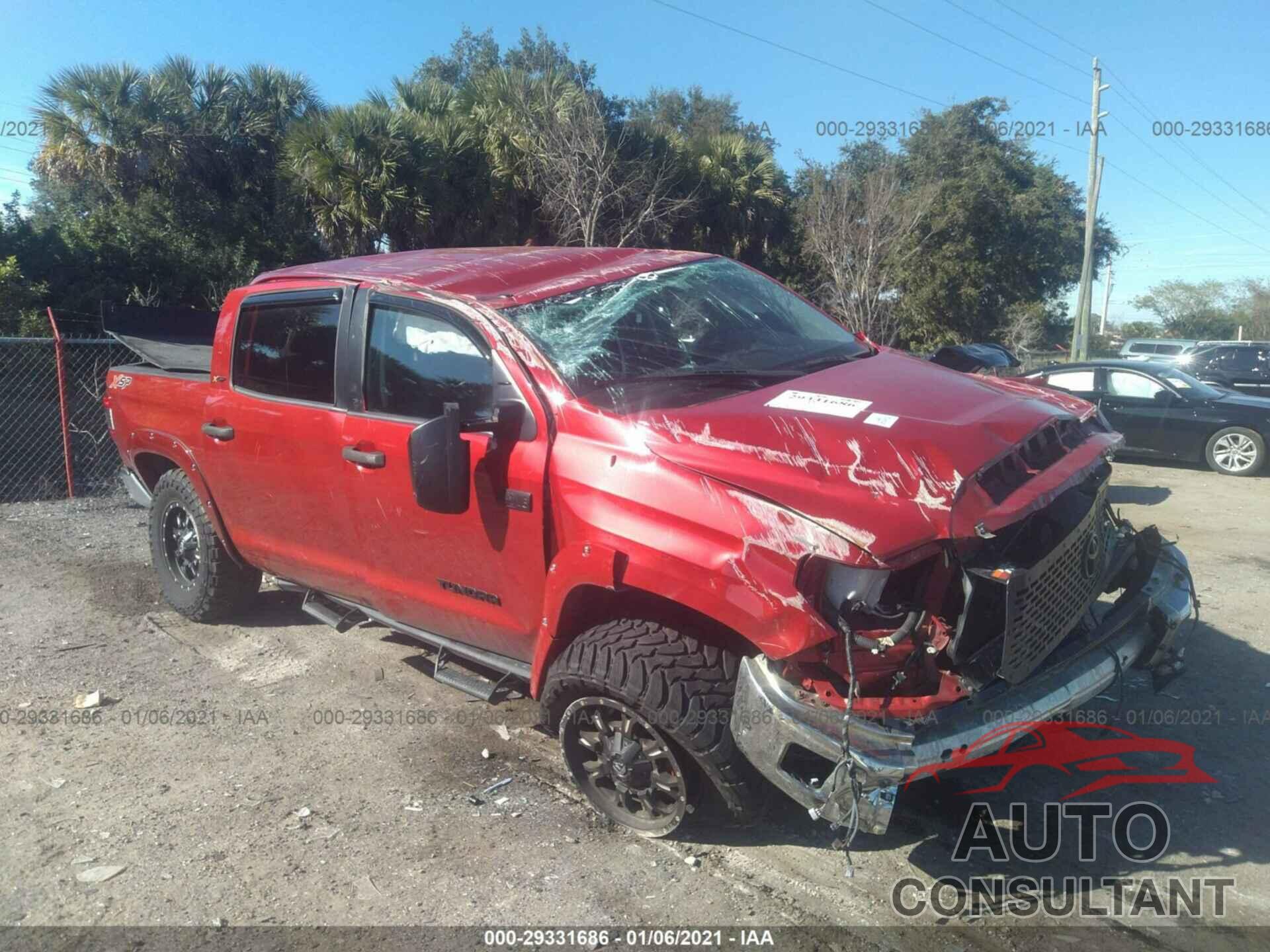 TOYOTA TUNDRA 4WD 2017 - 5TFDW5F16HX632341