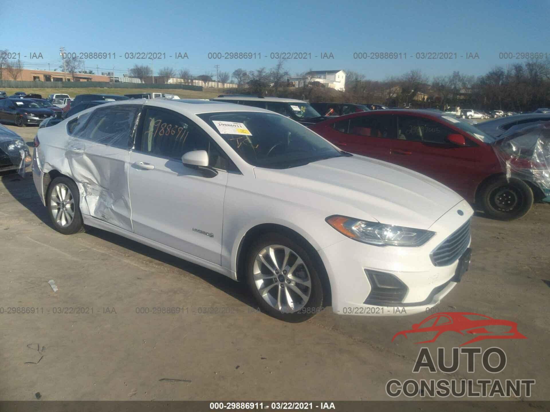 FORD FUSION HYBRID 2019 - 3FA6P0LU3KR105547