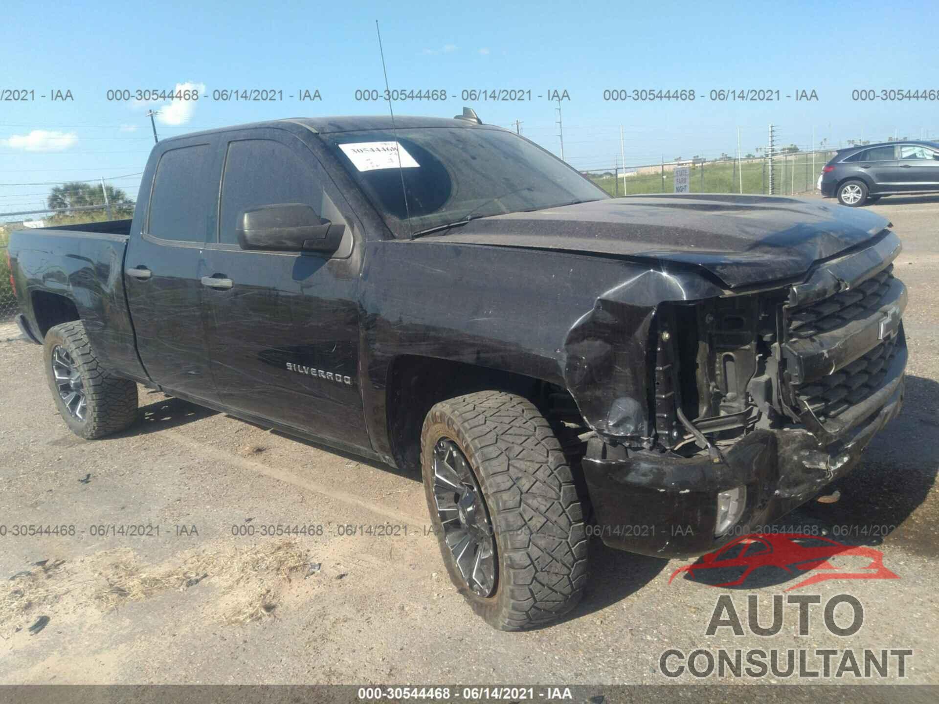 CHEVROLET SILVERADO 1500 2018 - 1GCRCPEC8JZ214919
