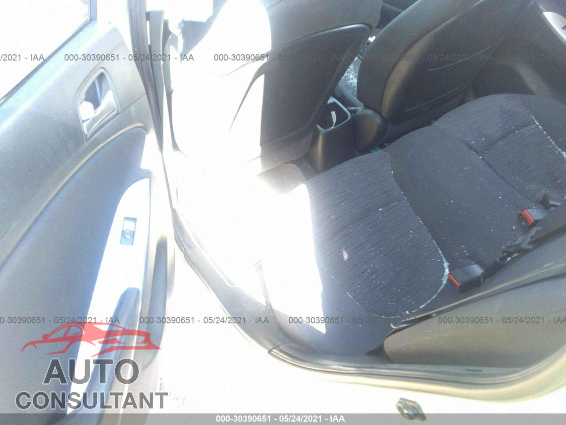 HYUNDAI ACCENT 2017 - KMHCT5AE8HU301627