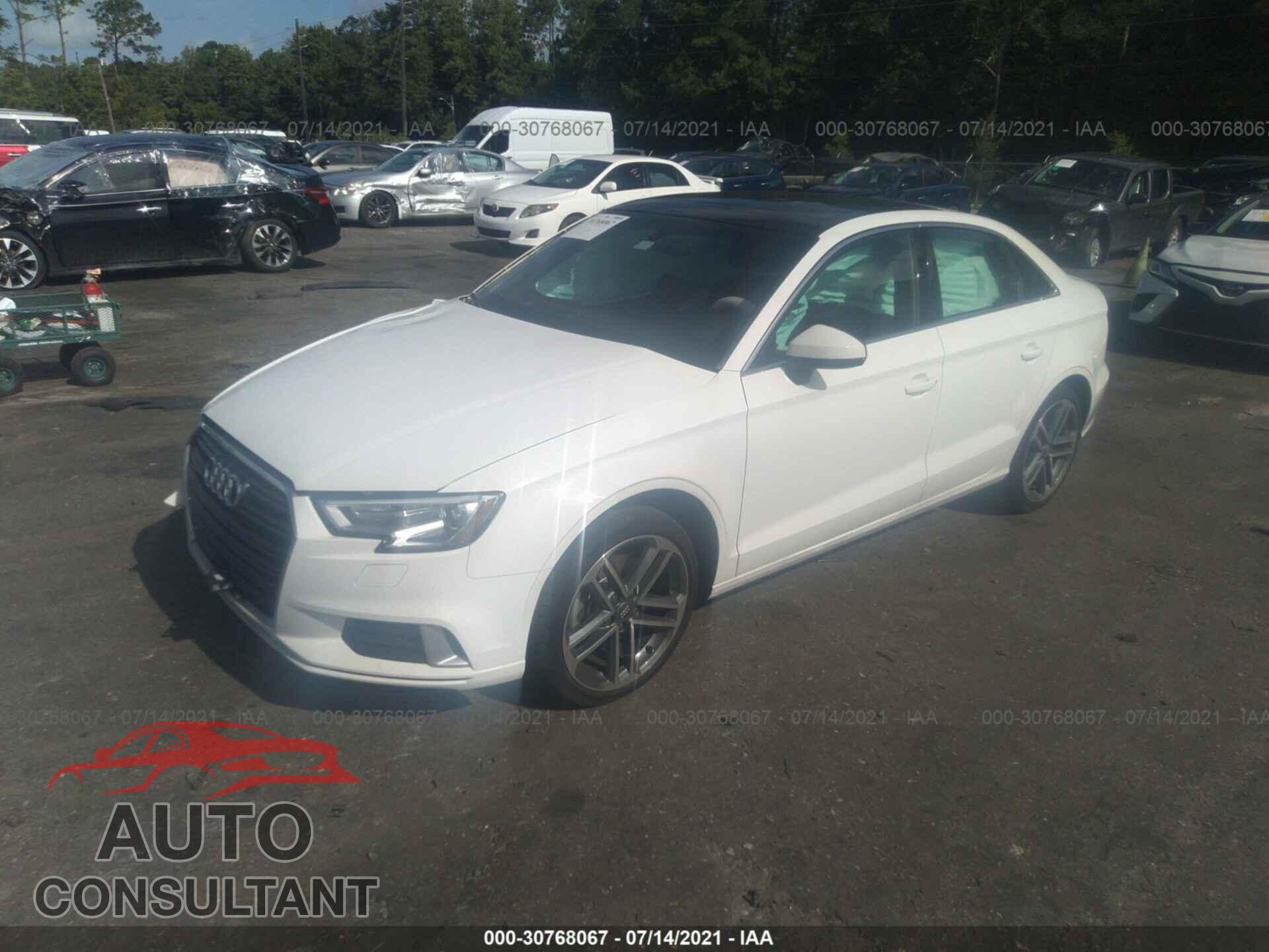 AUDI A3 SEDAN 2019 - WAUAUGFF5KA066258