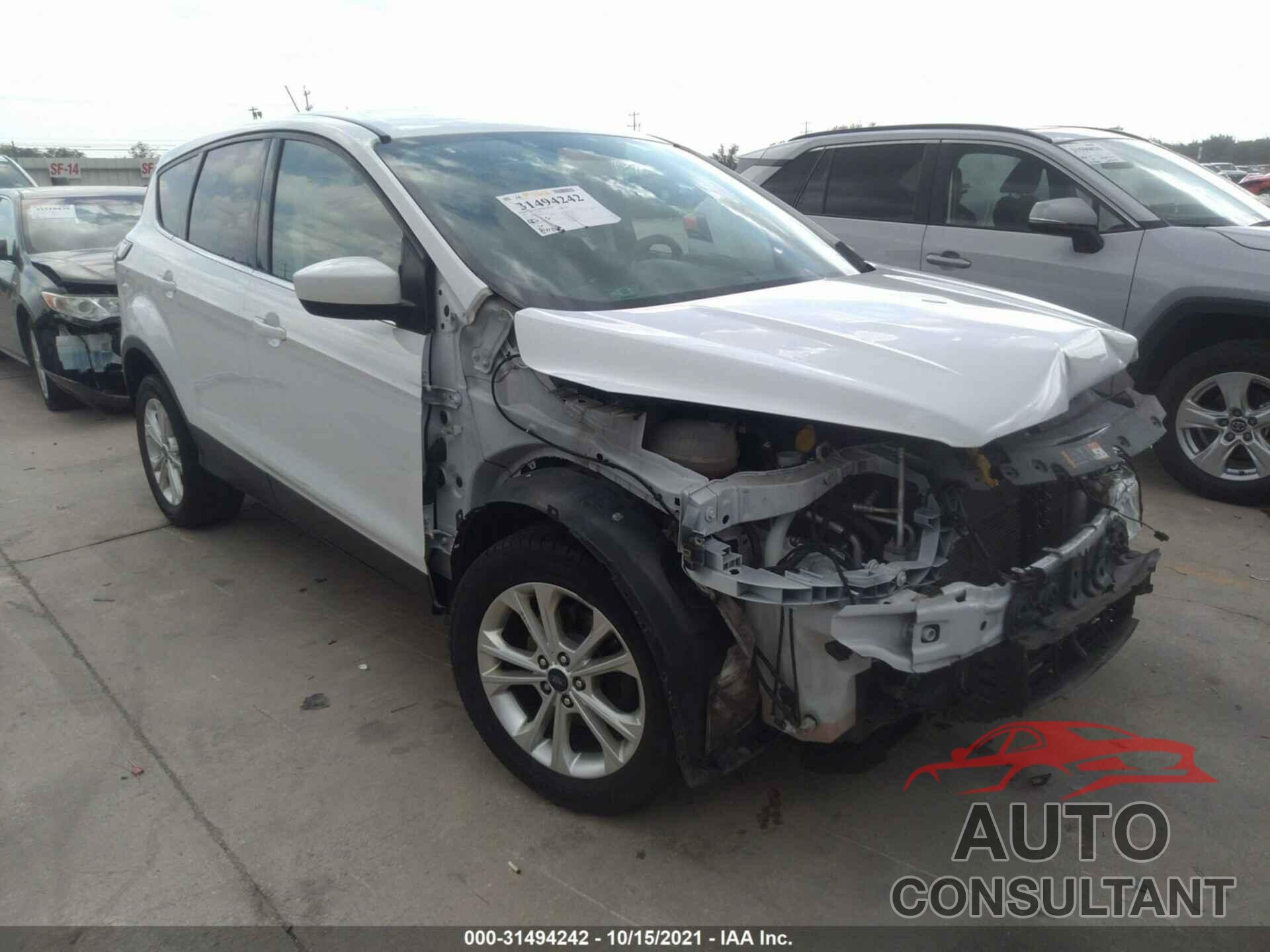 FORD ESCAPE 2017 - 1FMCU0GD8HUC77750