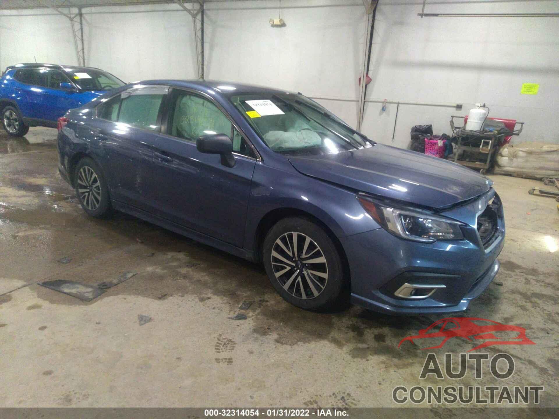 SUBARU LEGACY 2018 - 4S3BNAB64J3014601