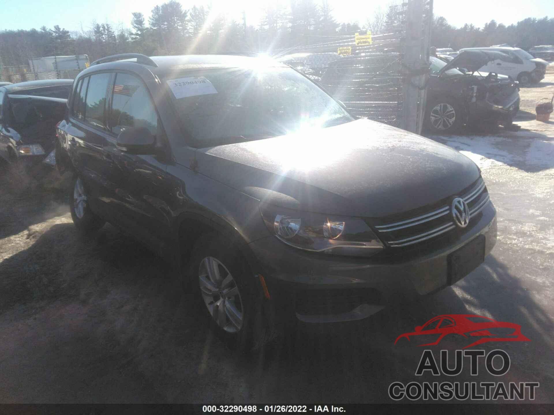 VOLKSWAGEN TIGUAN 2017 - WVGAV7AX1HK031134