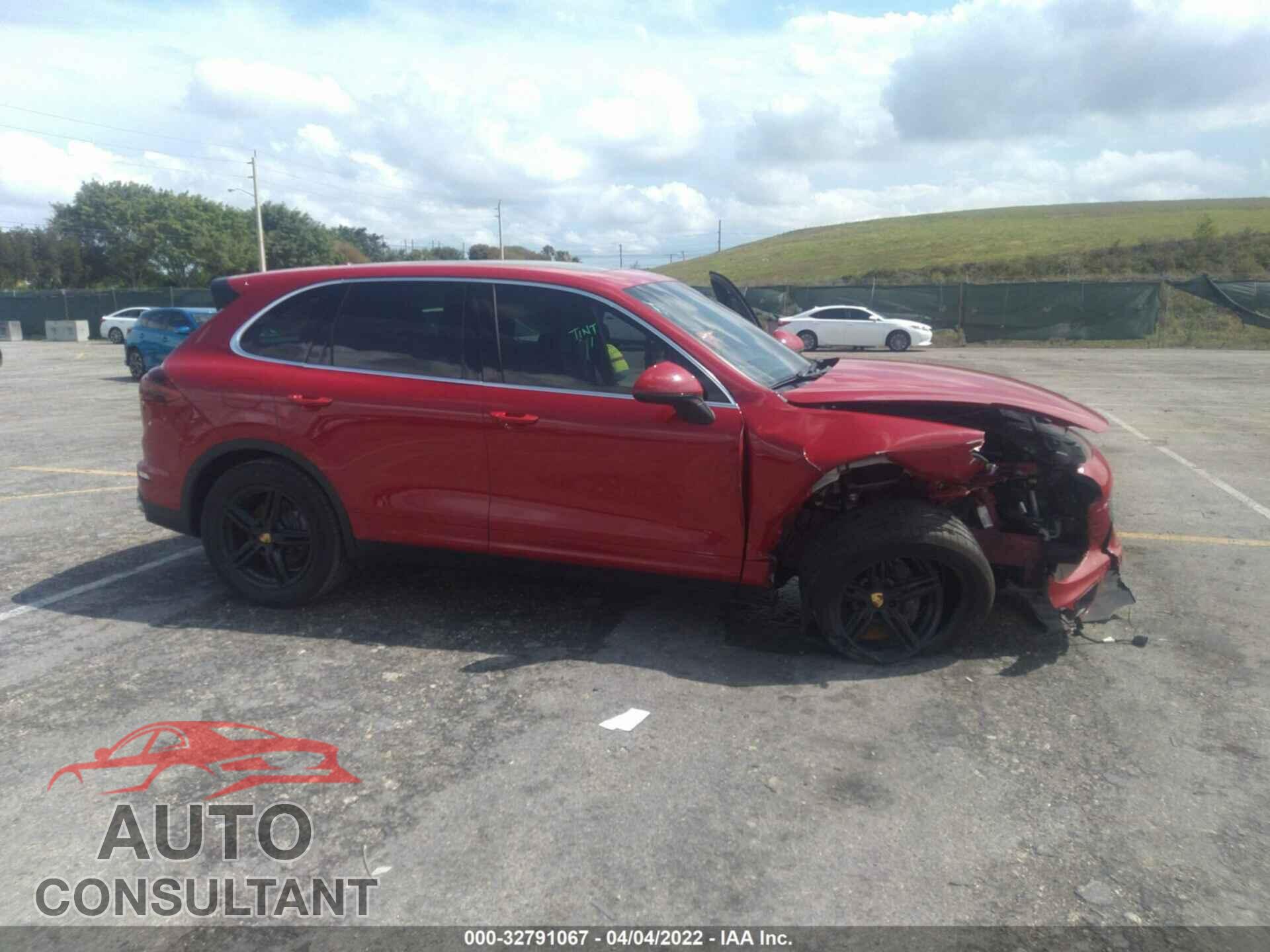 PORSCHE CAYENNE 2017 - WP1AA2A25HKA90984