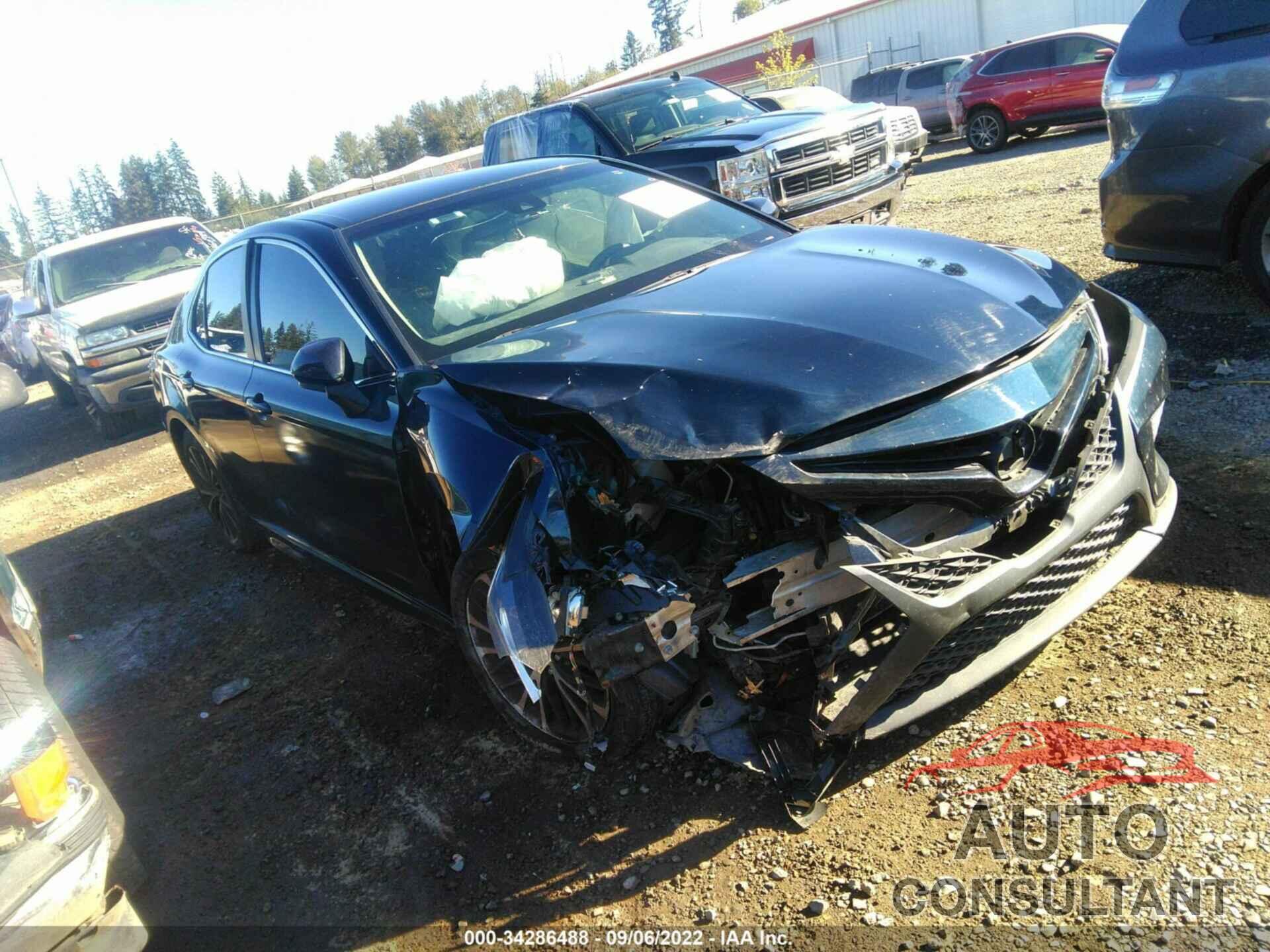 TOYOTA CAMRY 2018 - JTNB11HK3J3022474