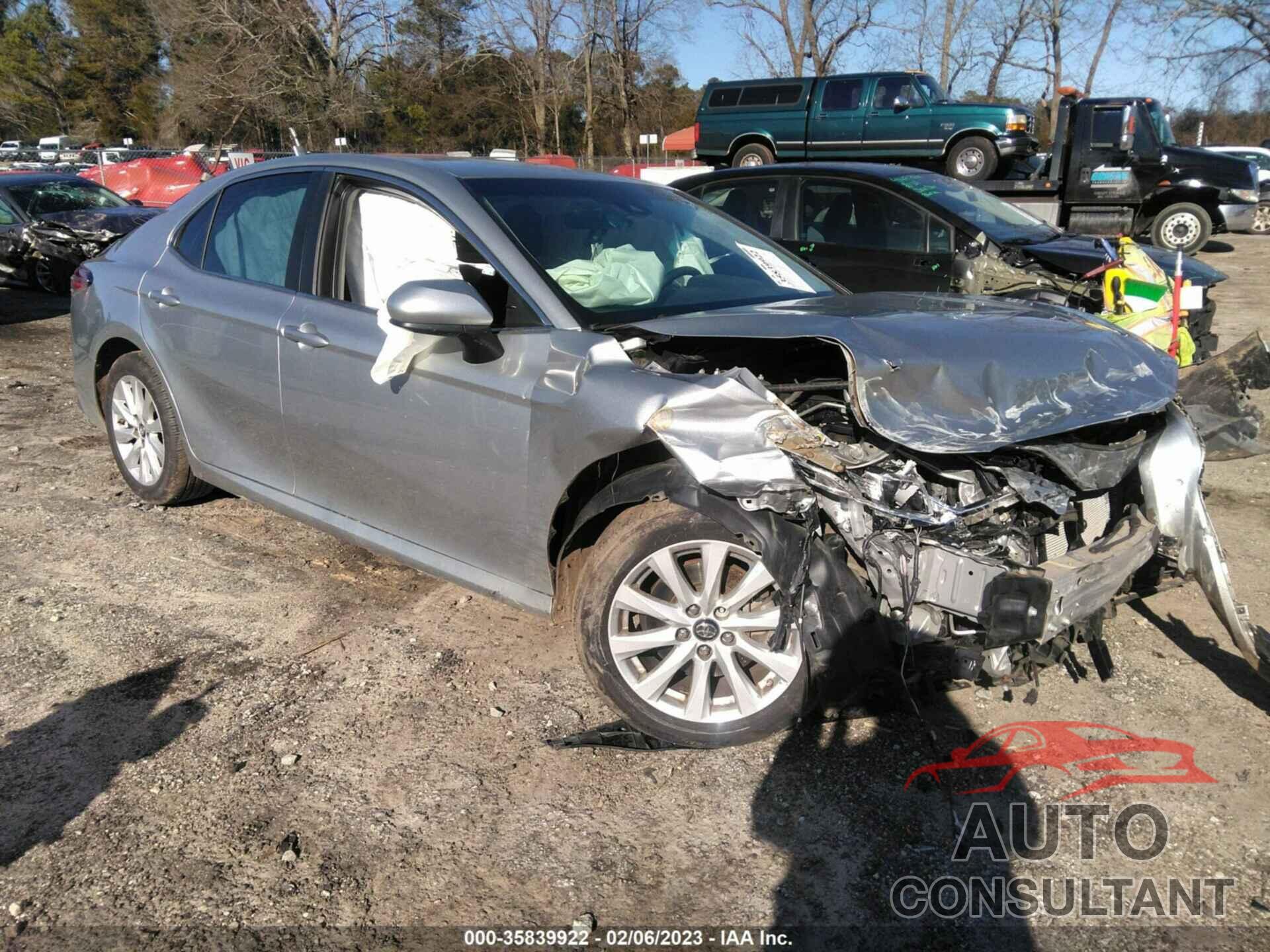 TOYOTA CAMRY 2018 - 4T1B11HK3JU120107