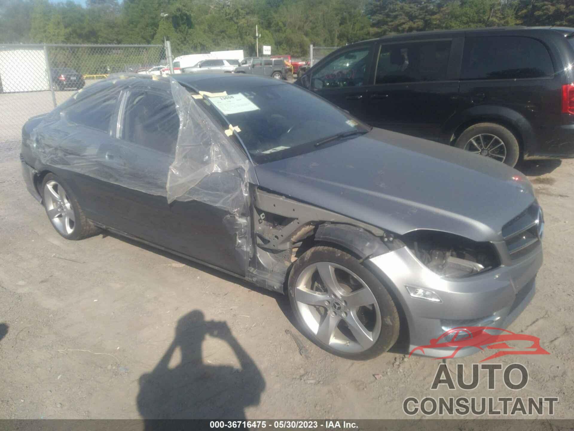 MERCEDES-BENZ C-CLASS 2015 - WDDGJ8JB7FG384374