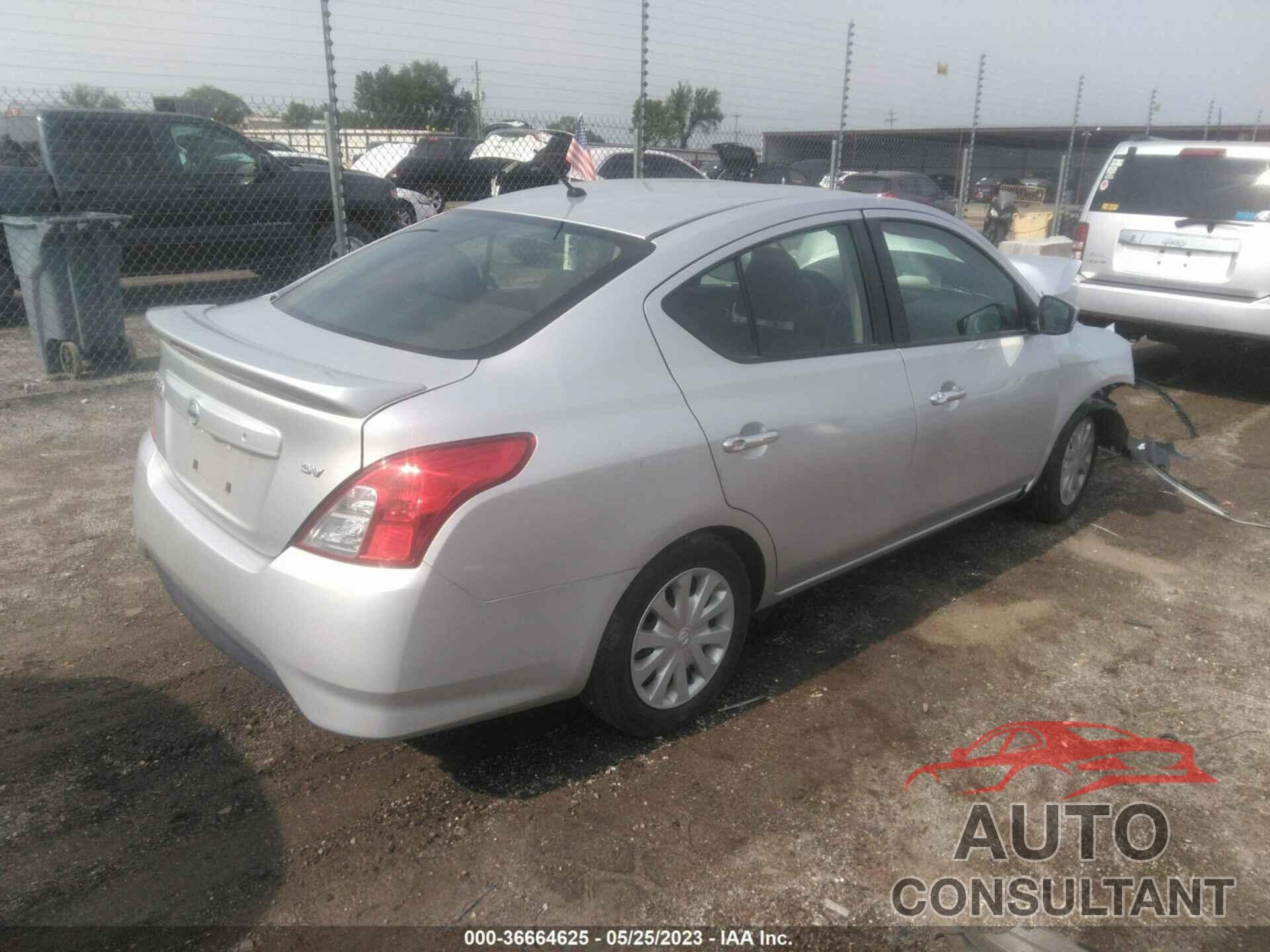 NISSAN VERSA SEDAN 2017 - 3N1CN7AP1HK430291