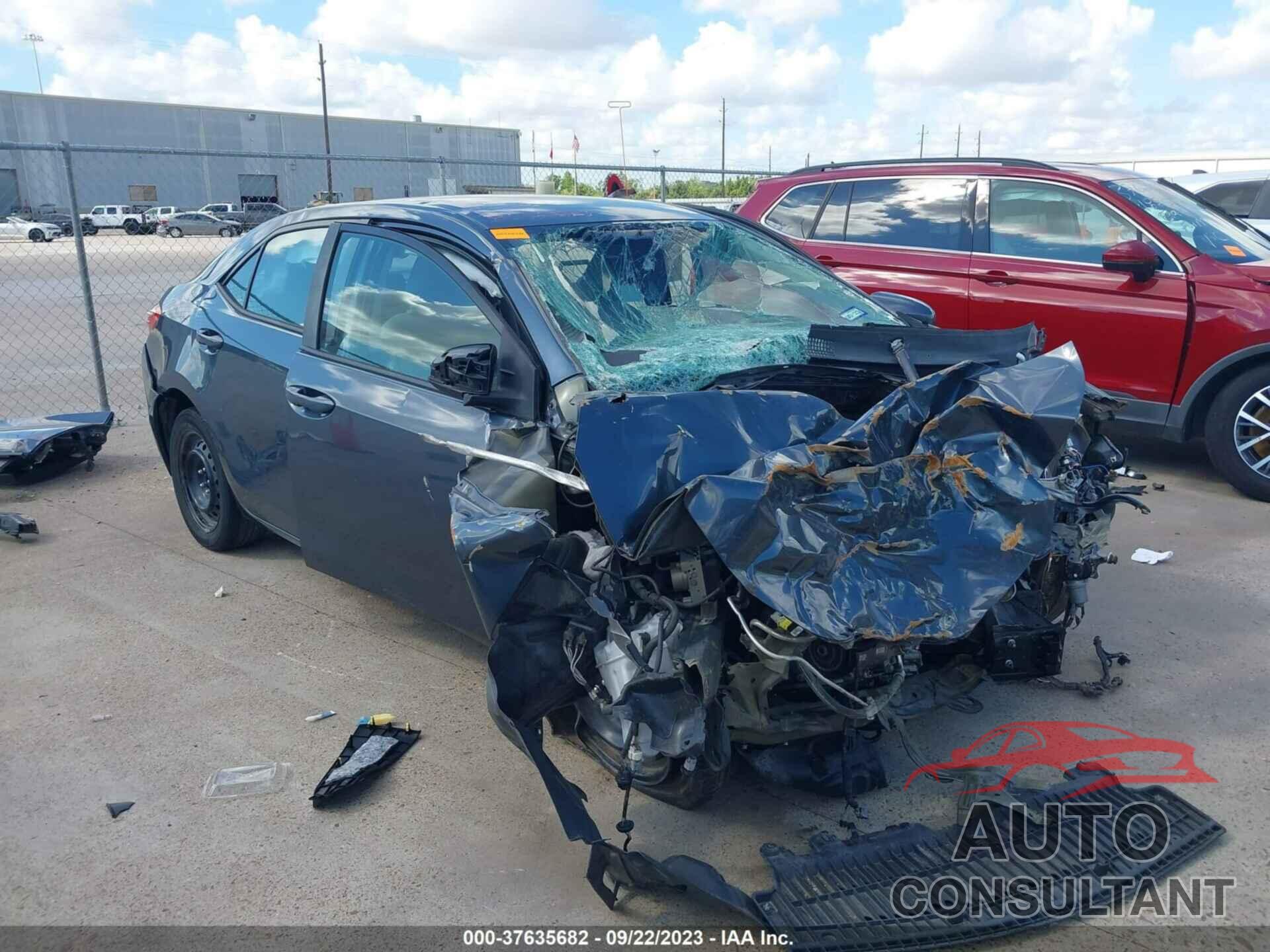 TOYOTA COROLLA 2018 - 5YFBURHE0JP773656