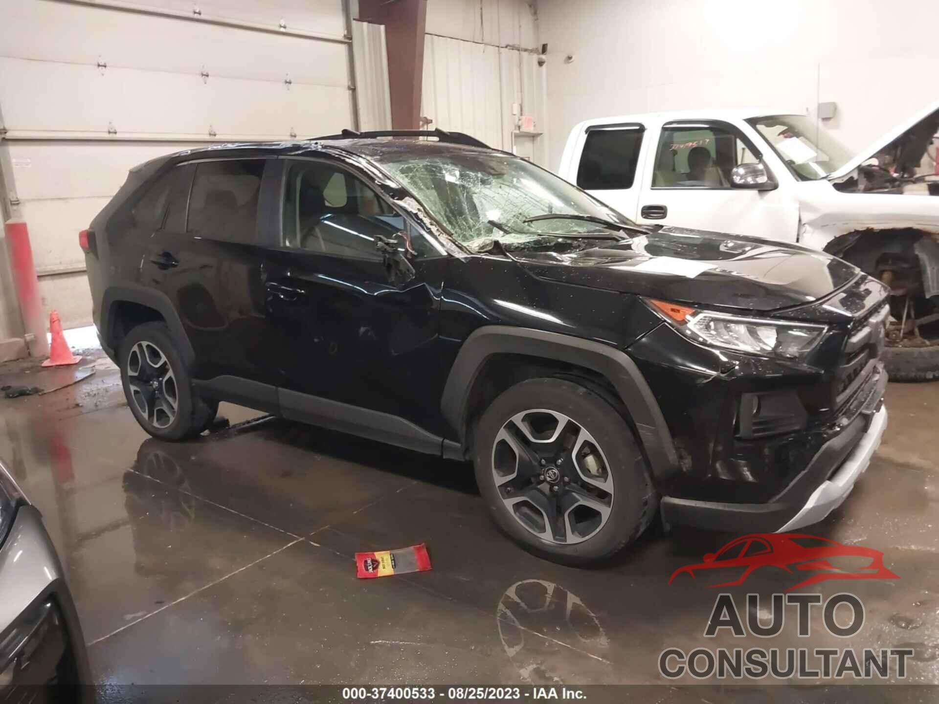 TOYOTA RAV4 2019 - 2T3J1RFV1KC052892