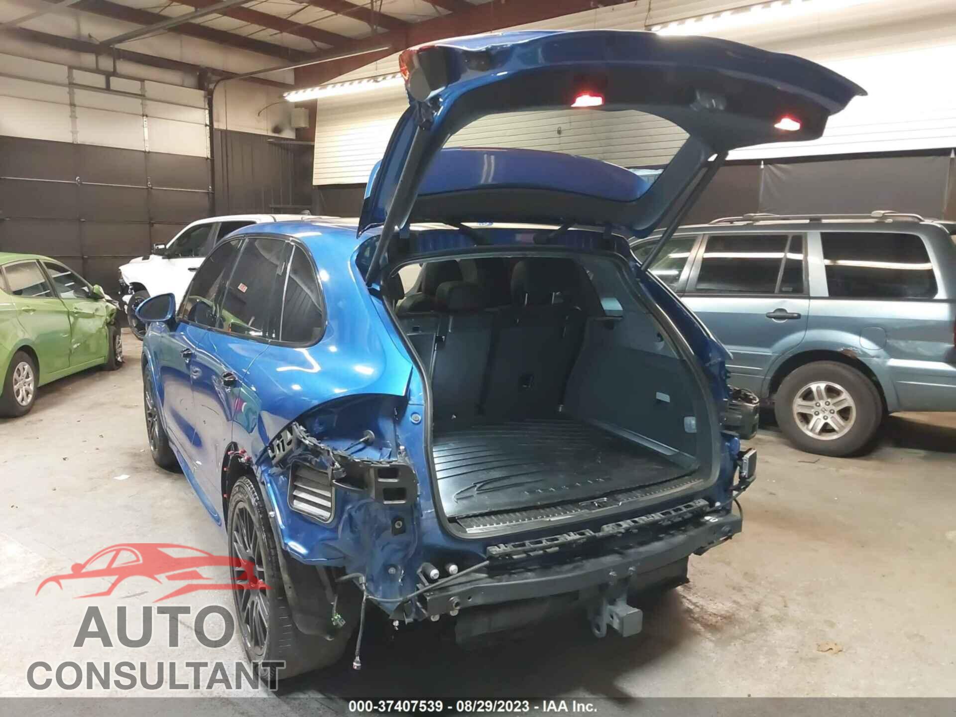 PORSCHE CAYENNE 2017 - WP1AD2A22HLA83749