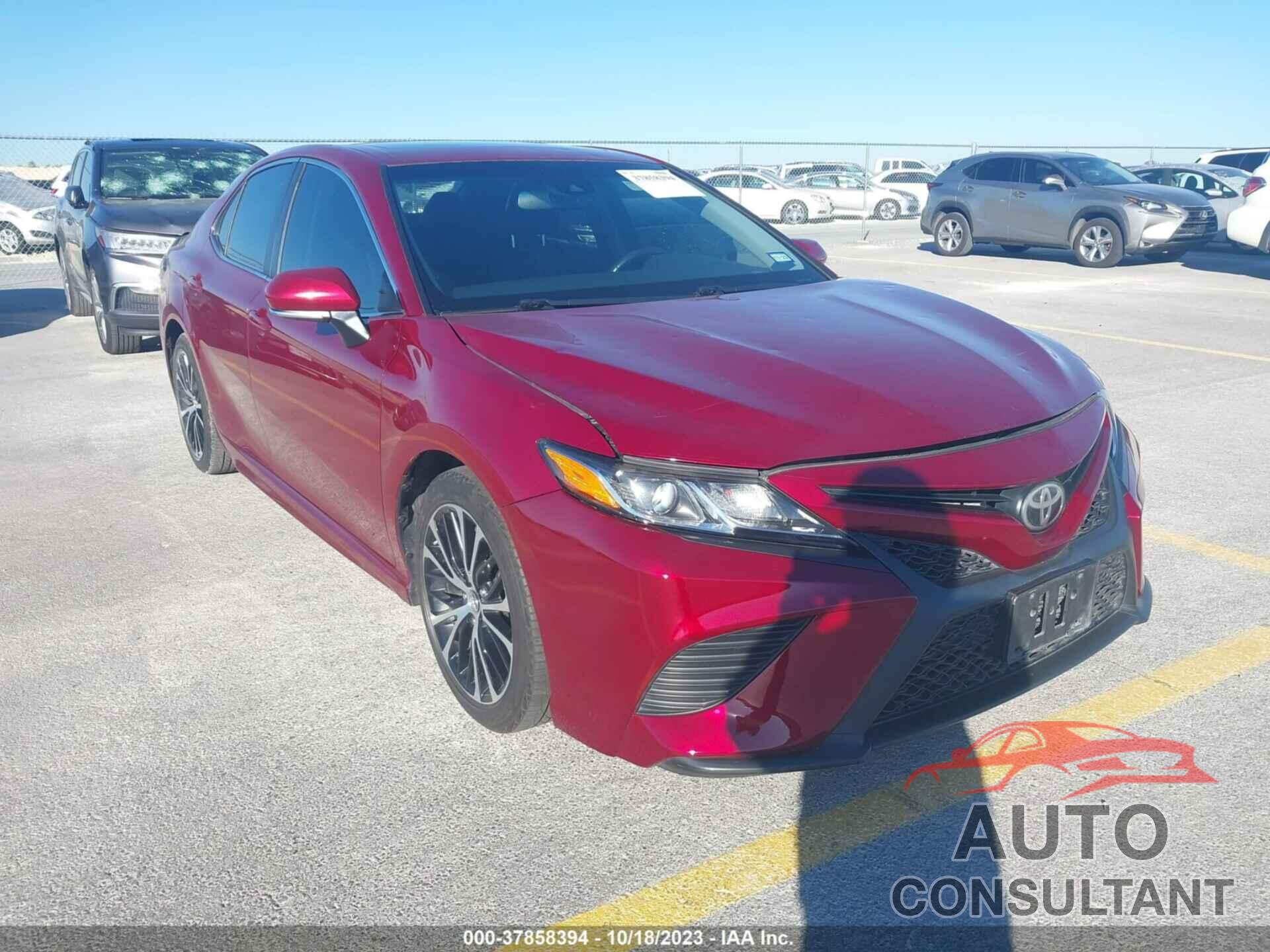 TOYOTA CAMRY 2018 - 4T1B11HKXJU508127