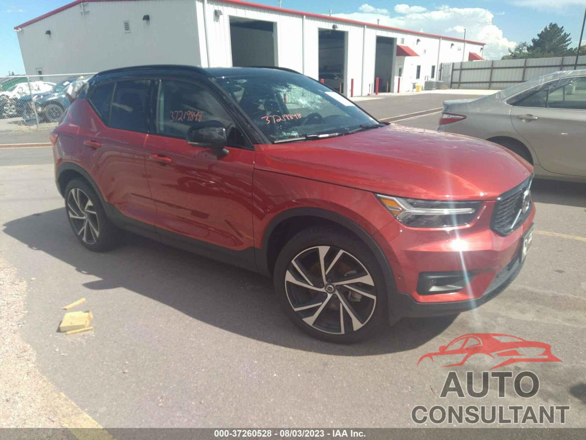 VOLVO XC40 2021 - YV4162UM3M2525282