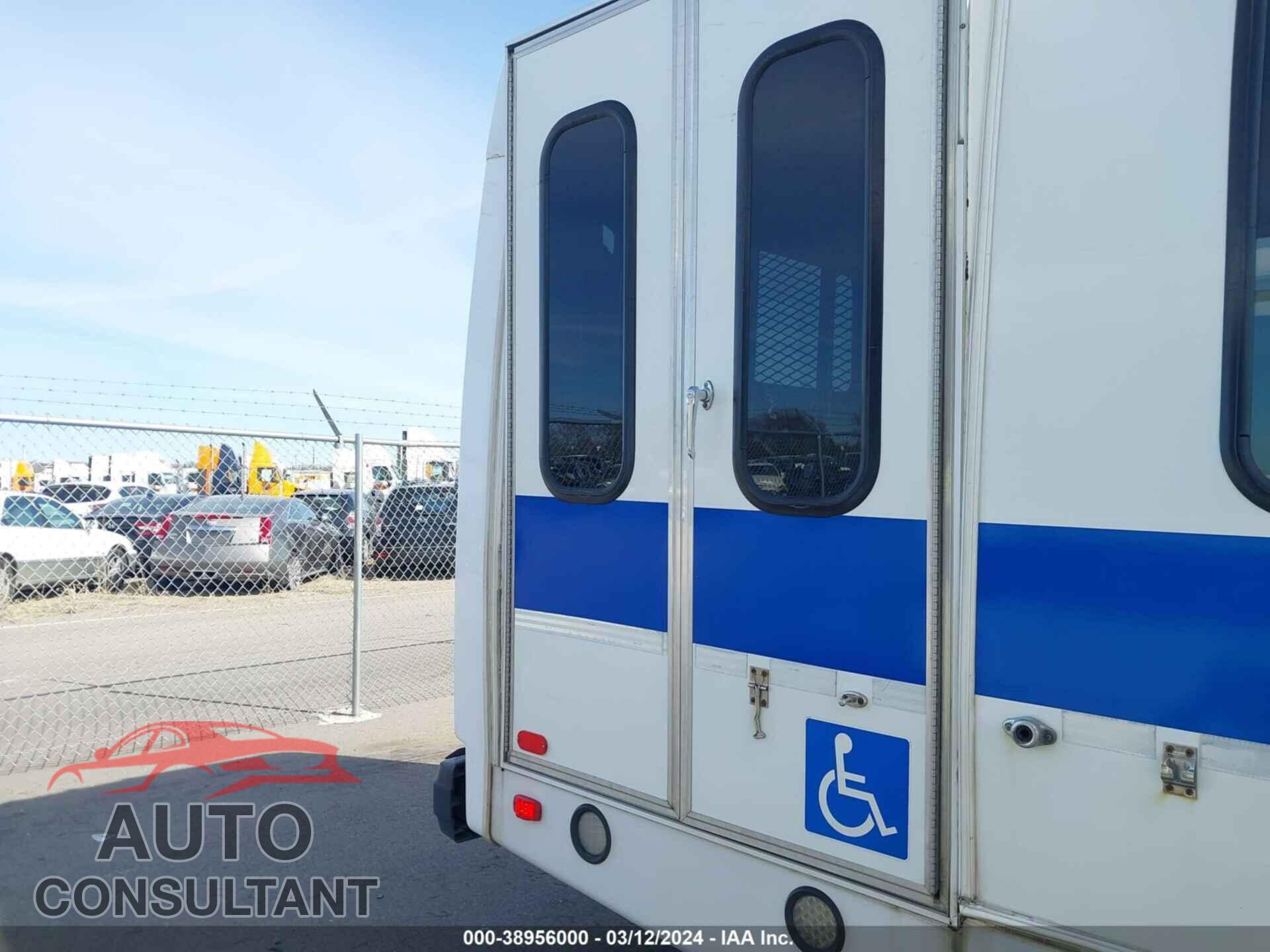 FORD E-450 CUTAWAY 2017 - 1FDFE4FS4HDC37814