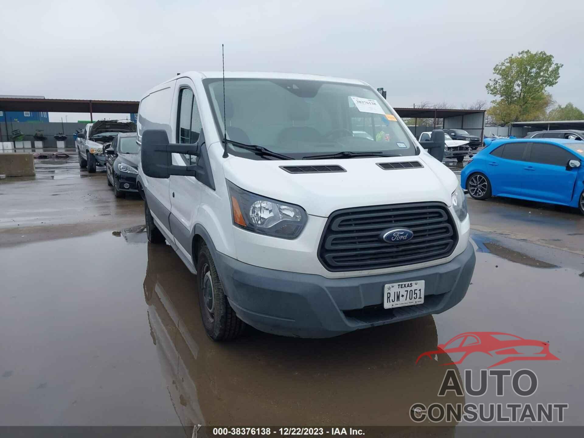 FORD TRANSIT-150 2017 - 1FTYE1YM0HKB12816