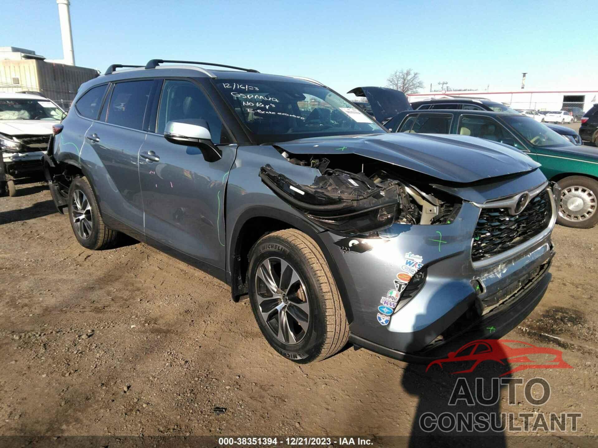 TOYOTA HIGHLANDER 2022 - 5TDHZRBH3NS234296