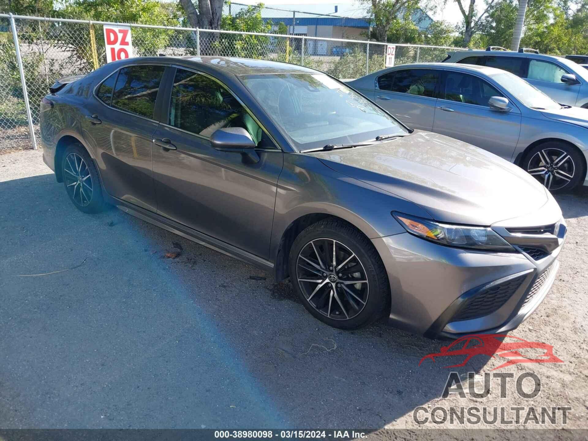 TOYOTA CAMRY 2021 - 4T1G11AK9MU543245