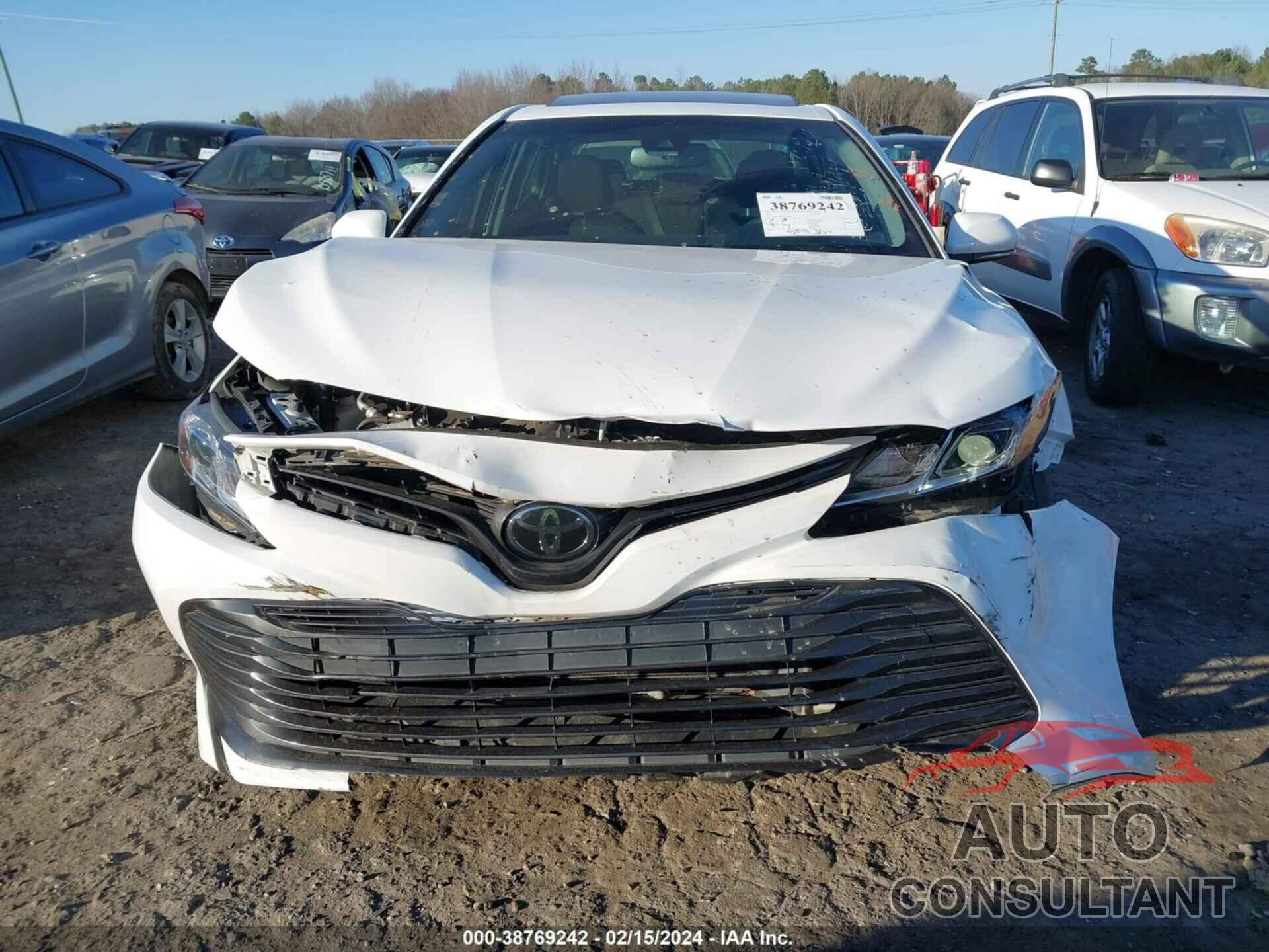 TOYOTA CAMRY 2018 - JTNB11HK8J3030389