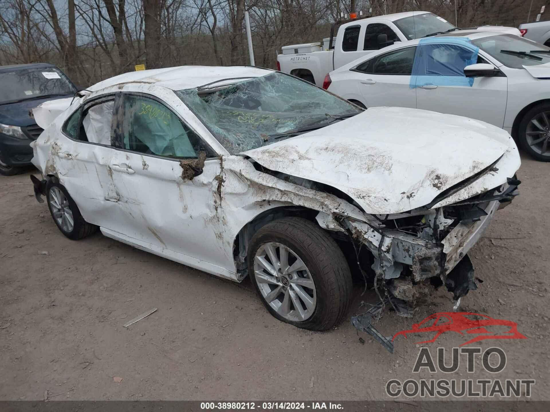 TOYOTA CAMRY 2022 - 4T1C11AKXNU647632