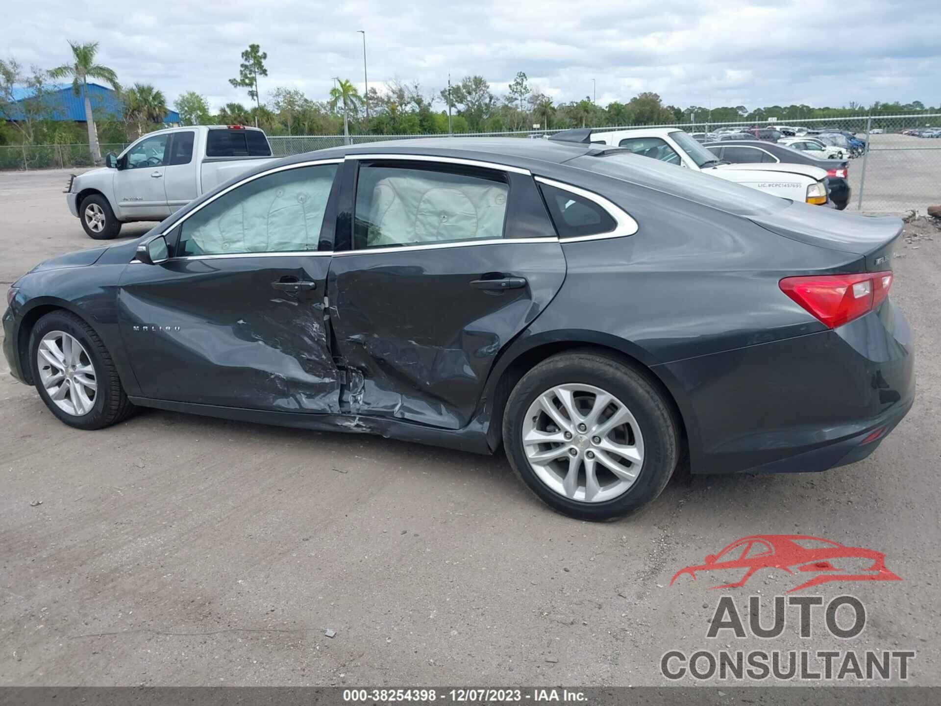 CHEVROLET MALIBU 2018 - 1G1ZD5ST8JF209526