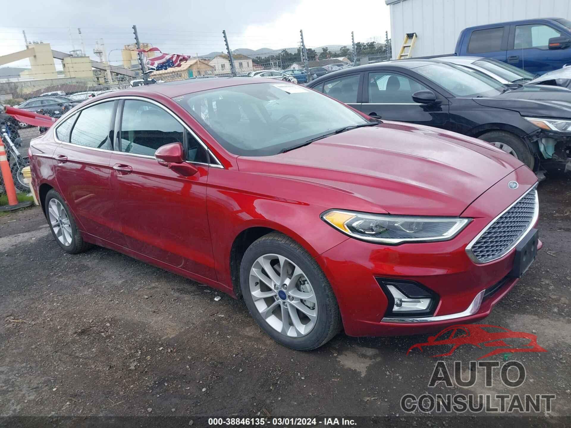 FORD FUSION ENERGI 2019 - 3FA6P0SU2KR252329