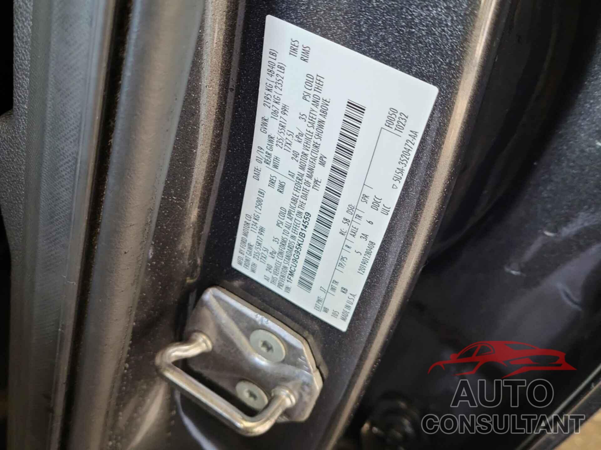 FORD ESCAPE 2019 - 1FMCU9G95KUB14559