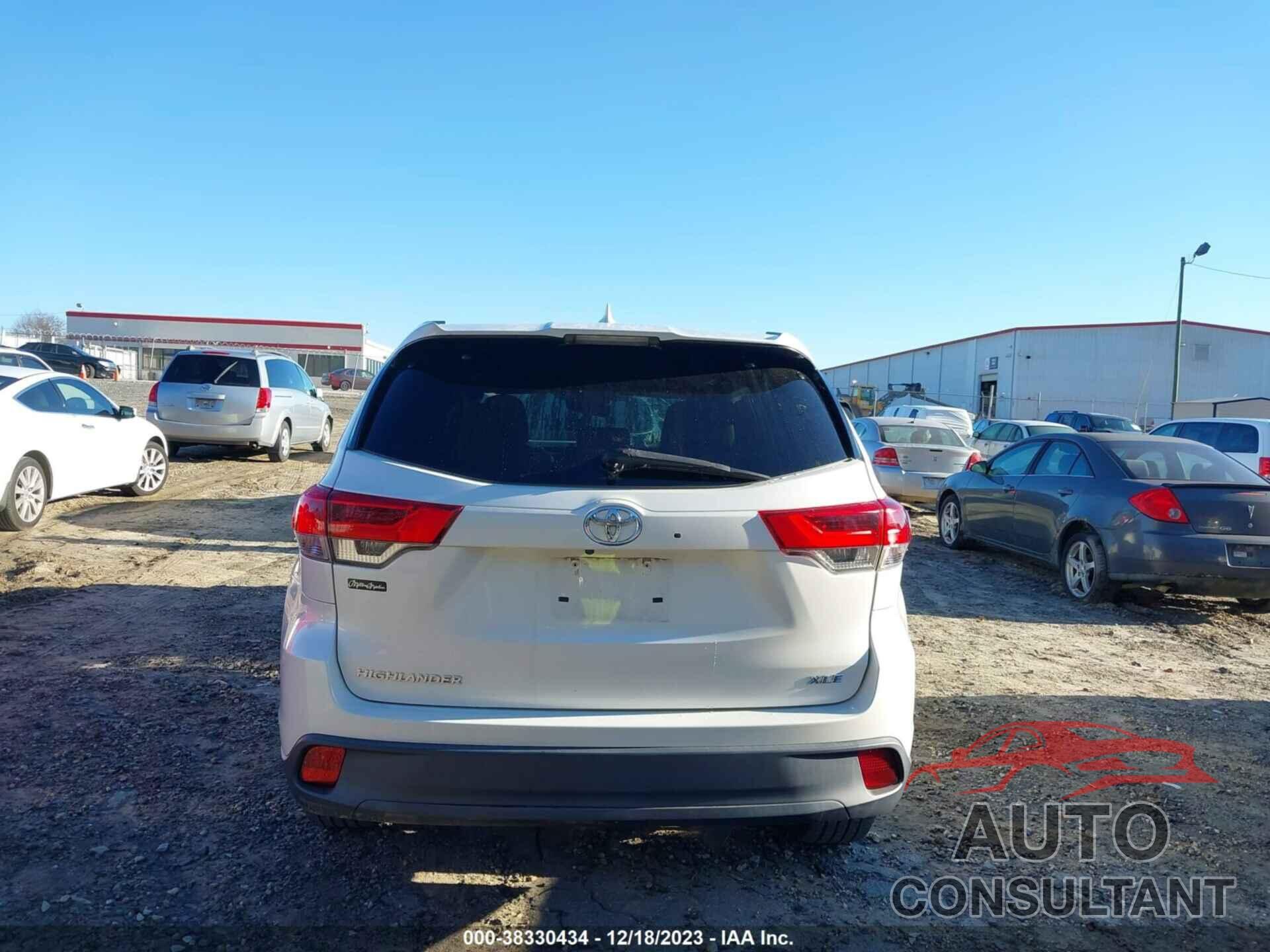 TOYOTA HIGHLANDER 2018 - 5TDKZRFH7JS527886