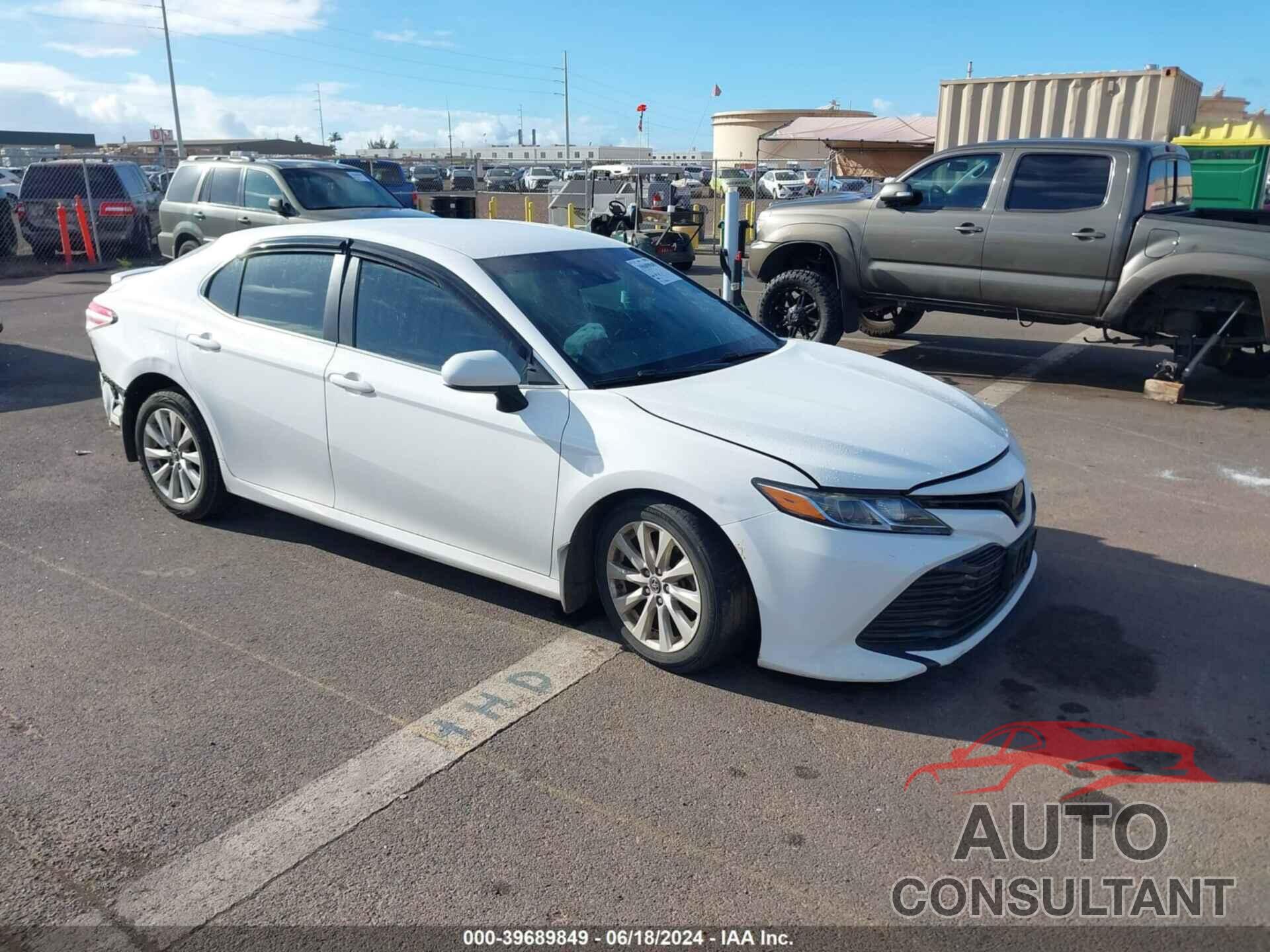 TOYOTA CAMRY 2018 - 4T1B11HK3JU527506