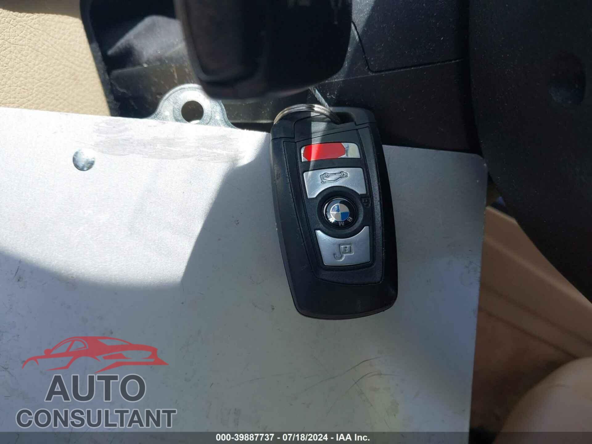 BMW 320I 2016 - WBA8E5G56GNU20472