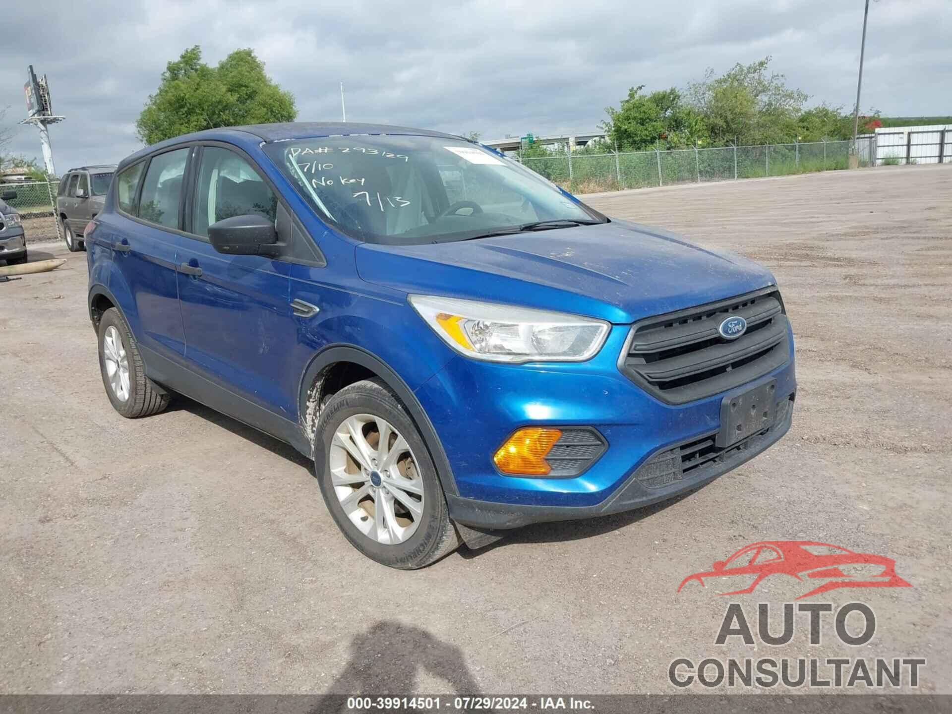 FORD ESCAPE 2017 - 1FMCU0F73HUA46802