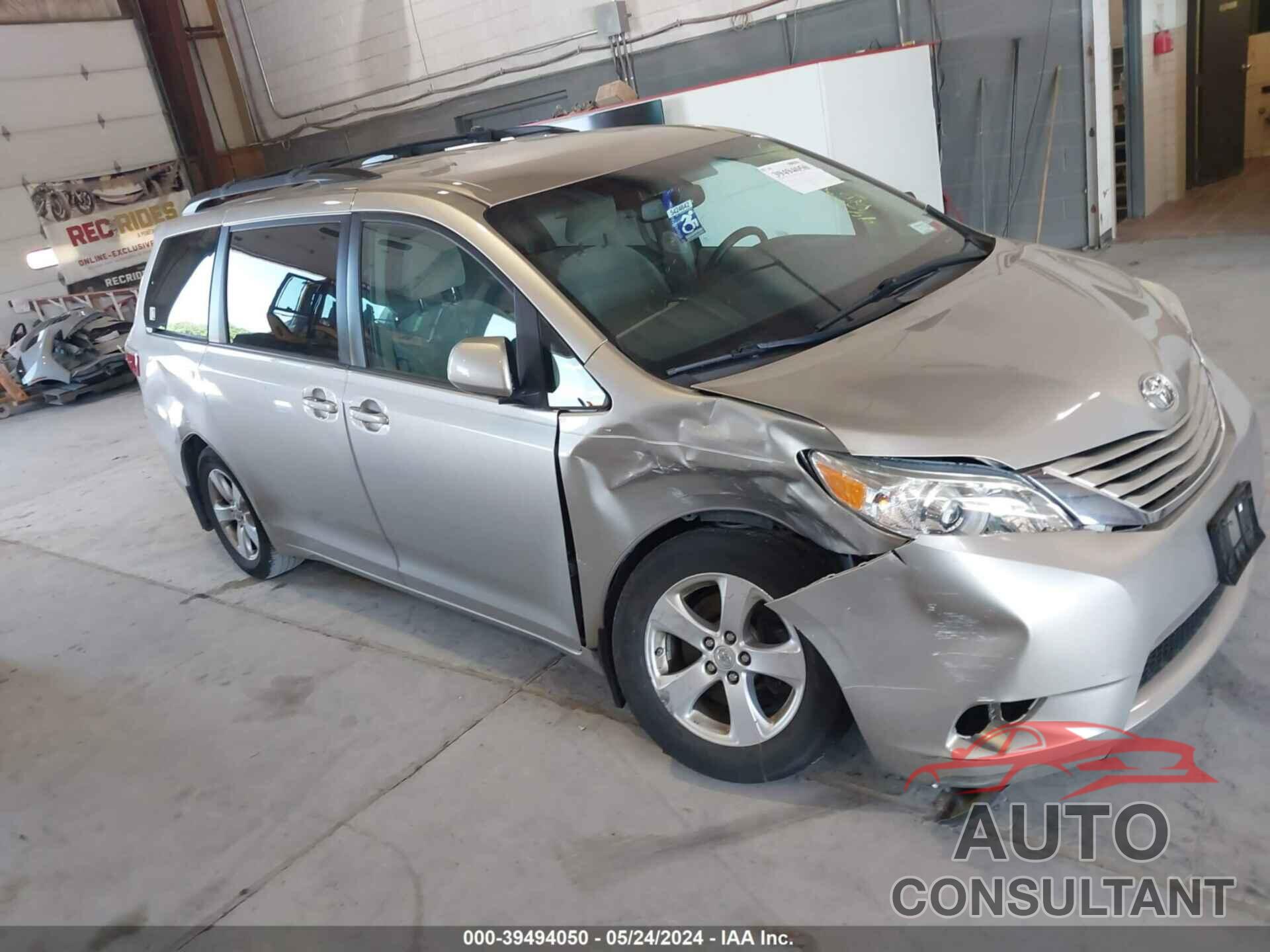 TOYOTA SIENNA 2017 - 5TDKZ3DC6HS892025