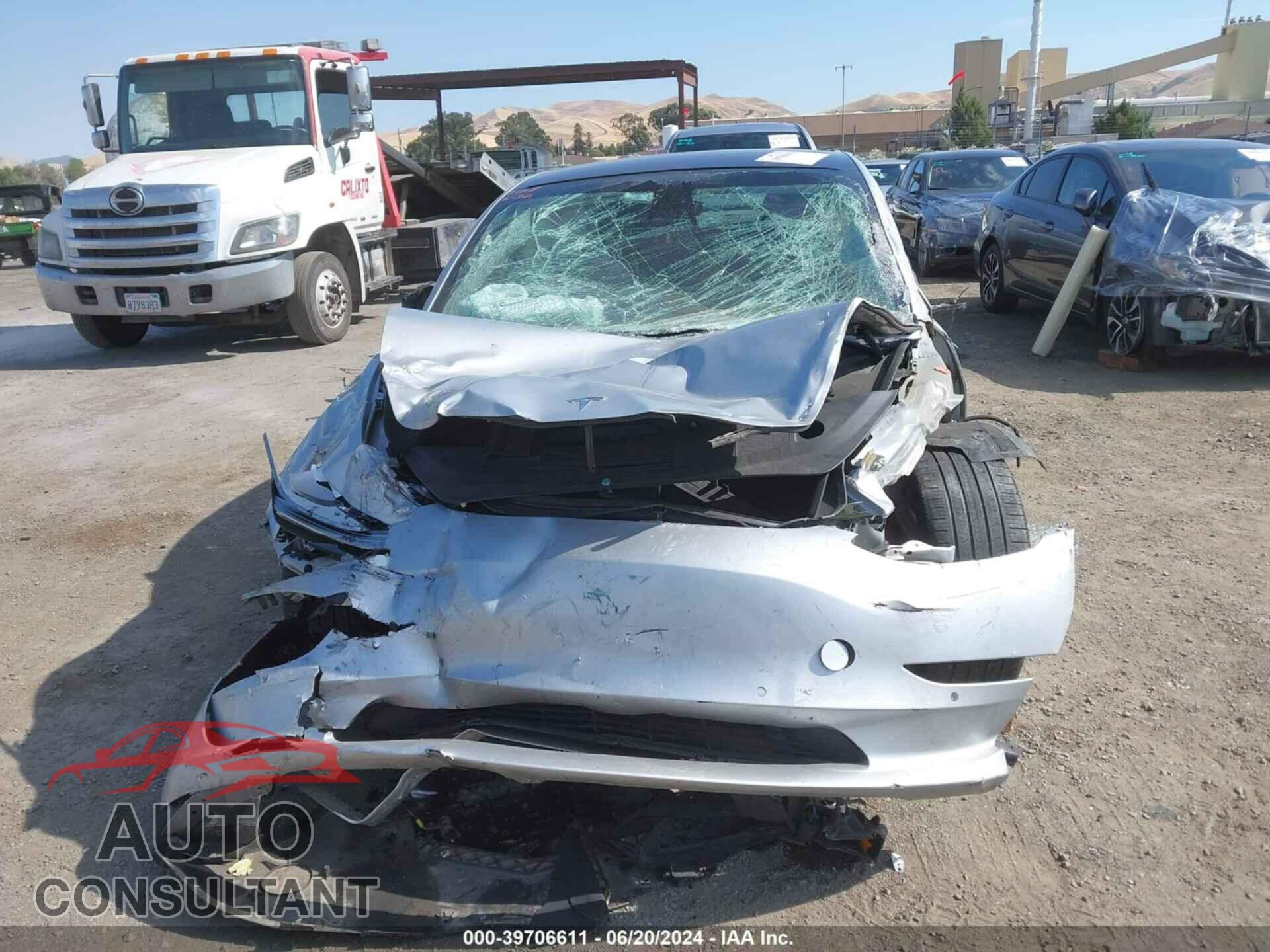 TESLA MODEL 3 2018 - 5YJ3E1EB7JF069351