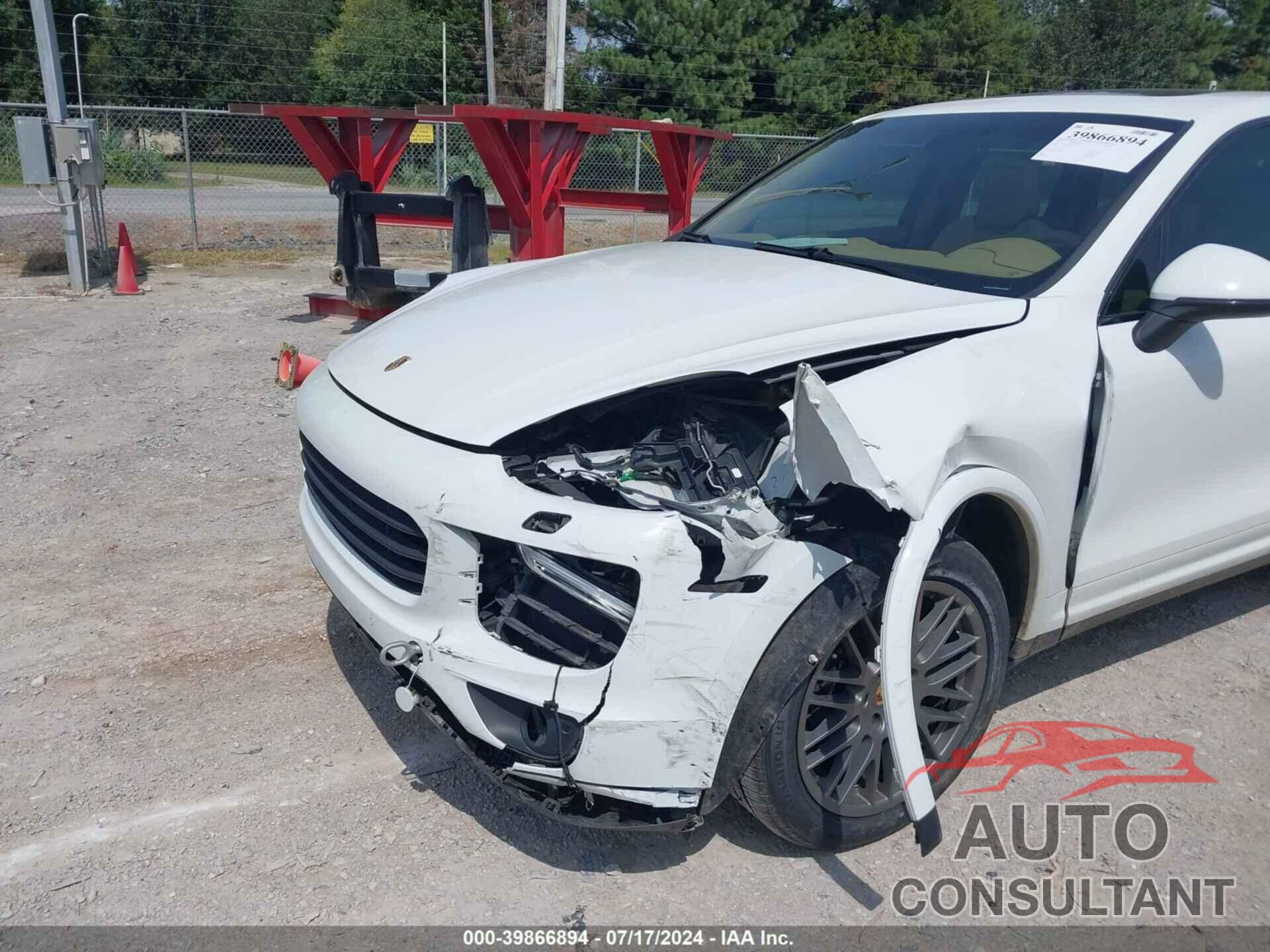 PORSCHE CAYENNE 2017 - WP1AA2A25HKA83601