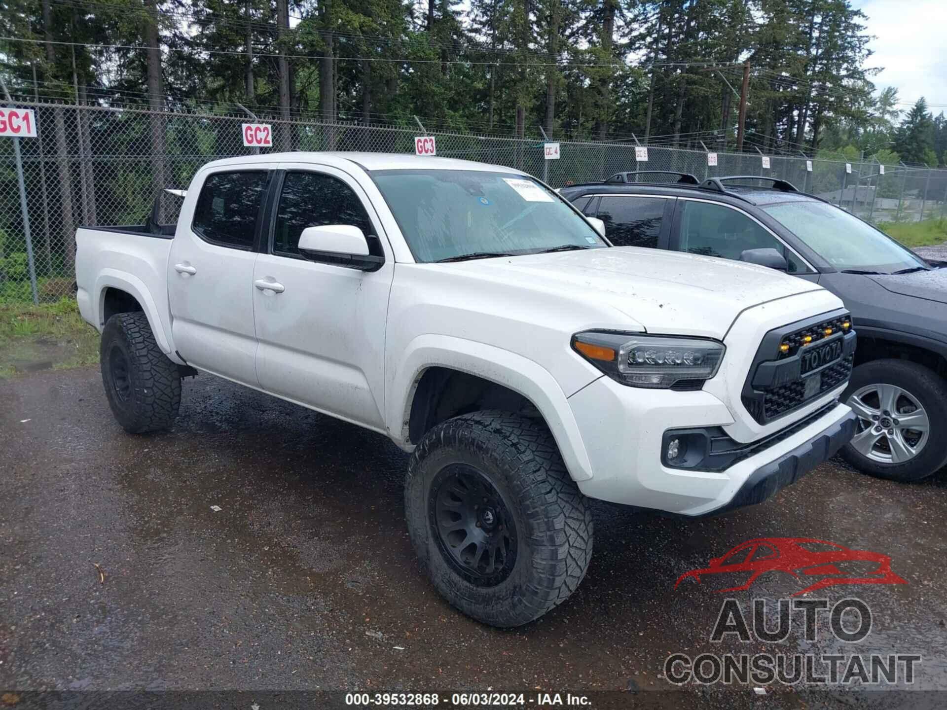 TOYOTA TACOMA 2018 - 5TFAZ5CNXJX056177