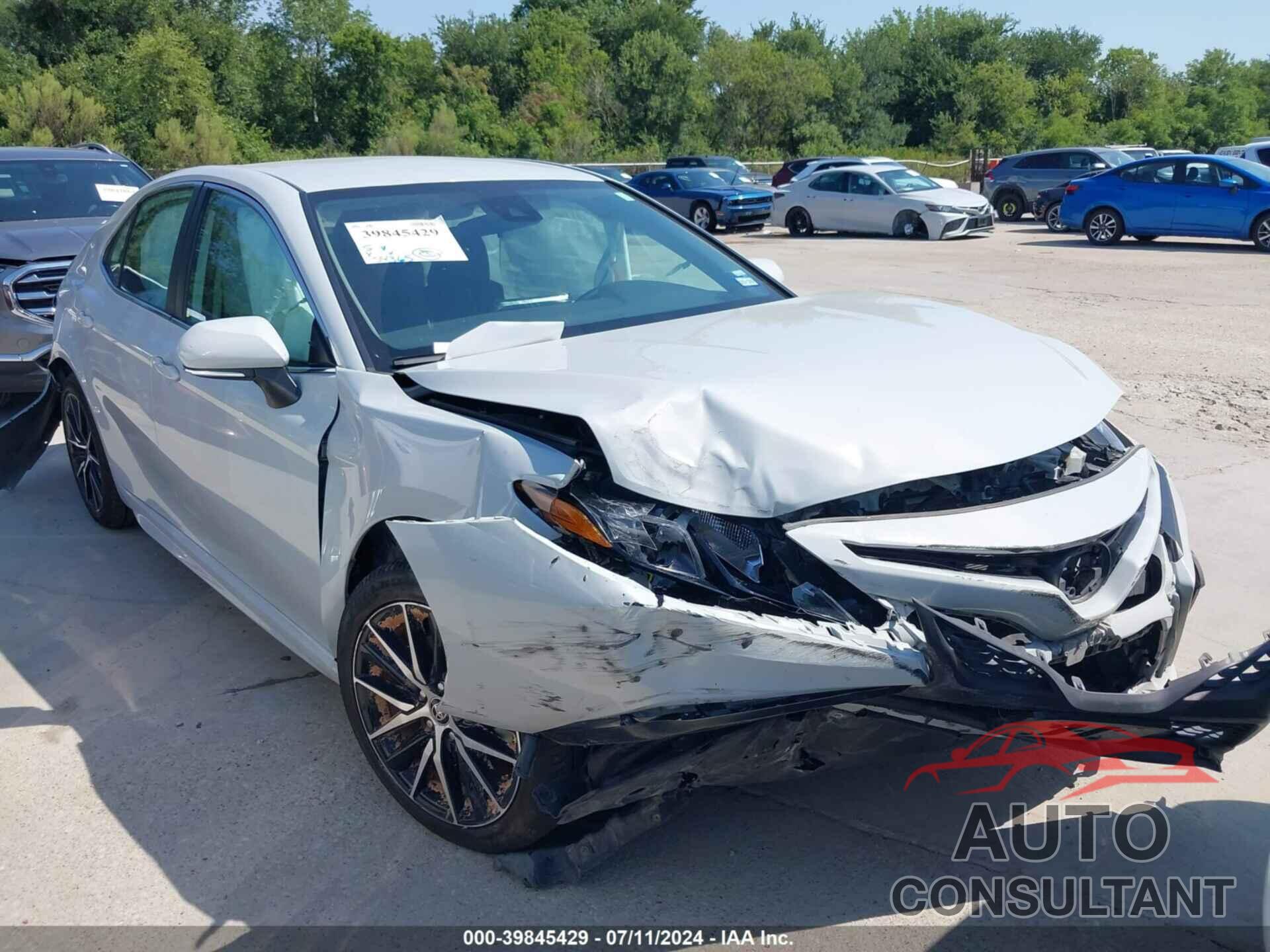 TOYOTA CAMRY 2022 - 4T1G11AK9NU037738