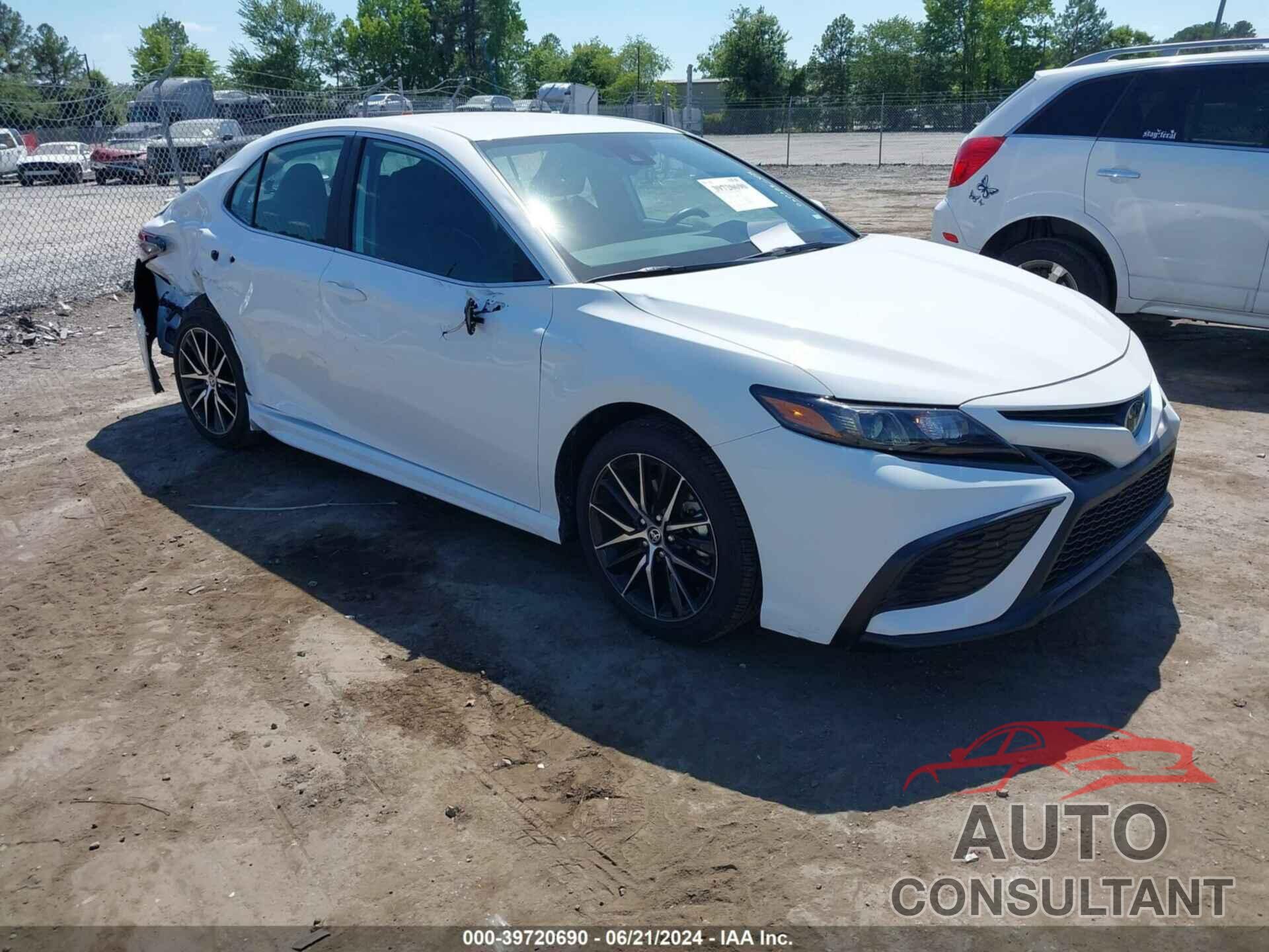 TOYOTA CAMRY 2024 - 4T1G11AK0RU204087