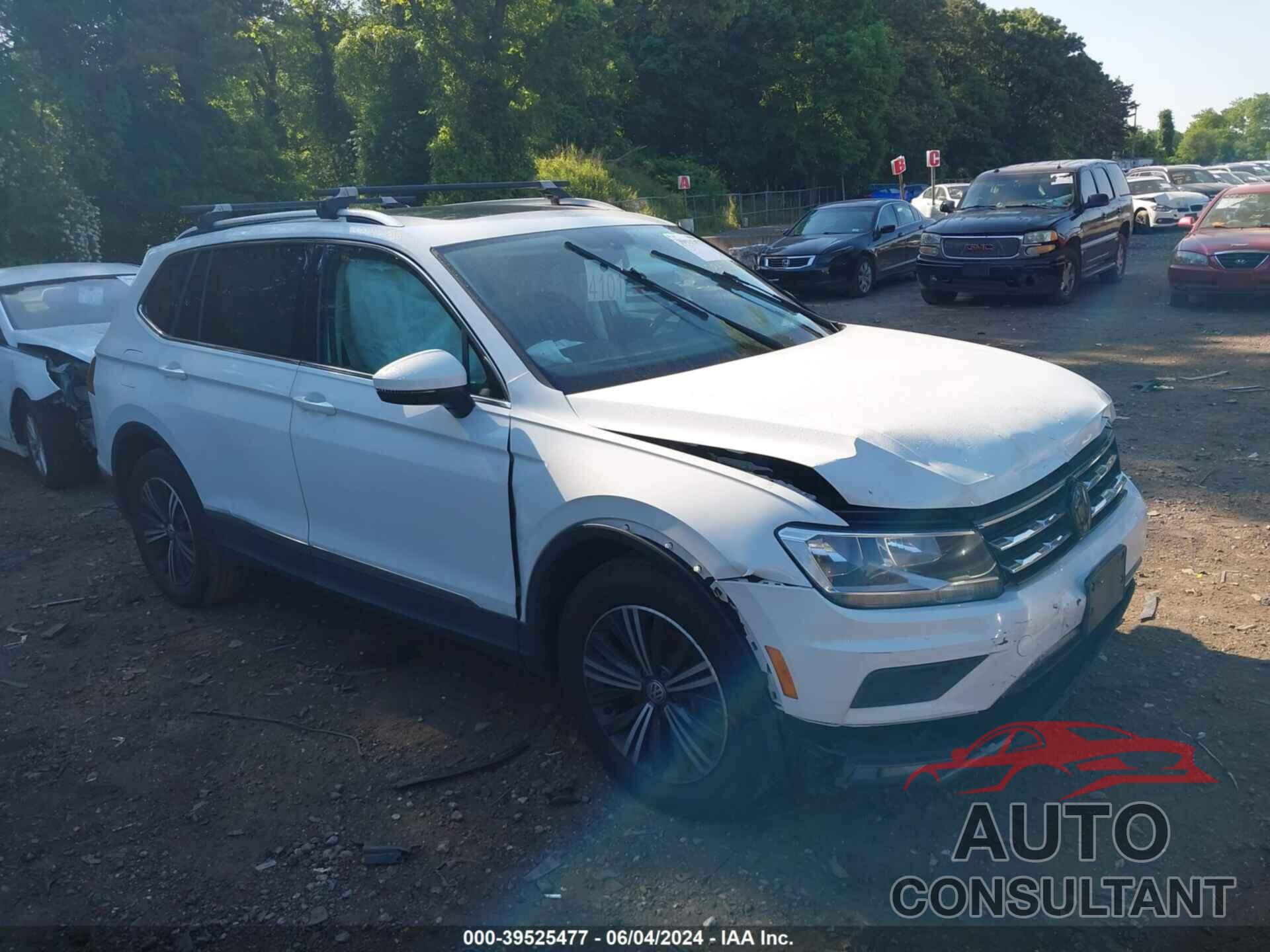 VOLKSWAGEN TIGUAN 2018 - 3VV2B7AX8JM103643