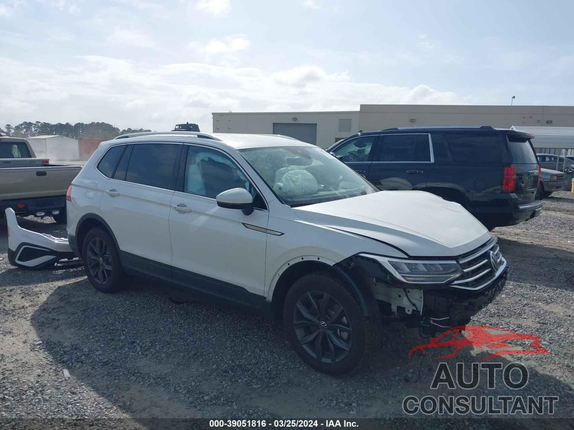 VOLKSWAGEN TIGUAN 2023 - 3VV3B7AX6PM123631